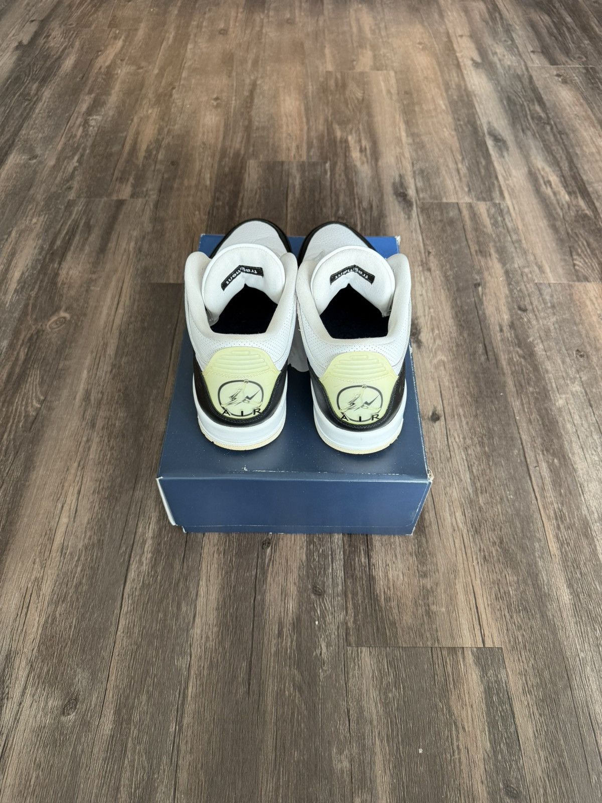 Fragment Design × Jordan Brand Jordan 3 Retro - Fragment Design Size US 11 / EU 44 - 3 Thumbnail