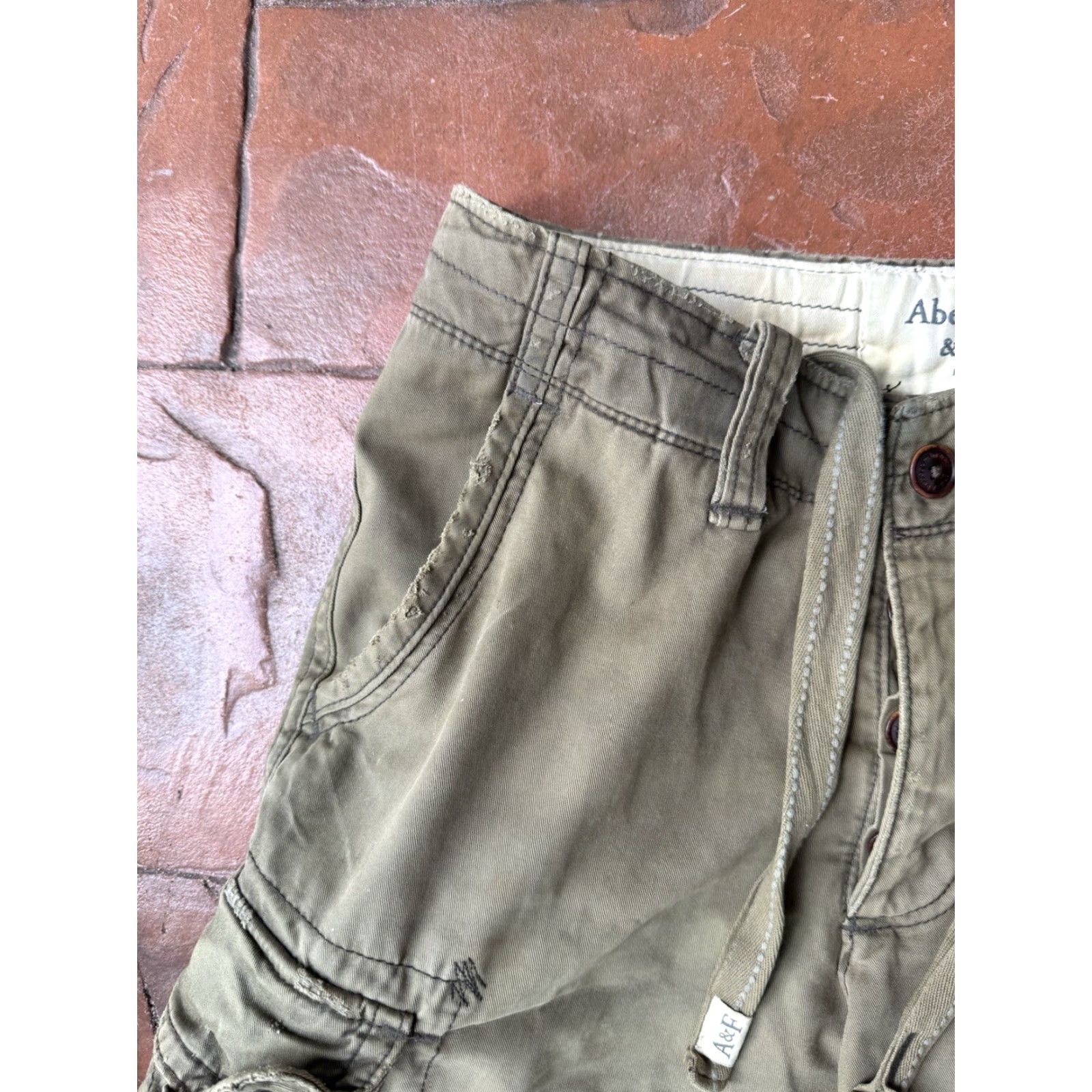 Abercrombie & Fitch Abercrombie & Fitch Cargo Shorts Men 30 Drawstring Army Green Cargo Pocket Vintage? No Distressed? No - use as specified Size US 30 / EU 46 - 6 Thumbnail
