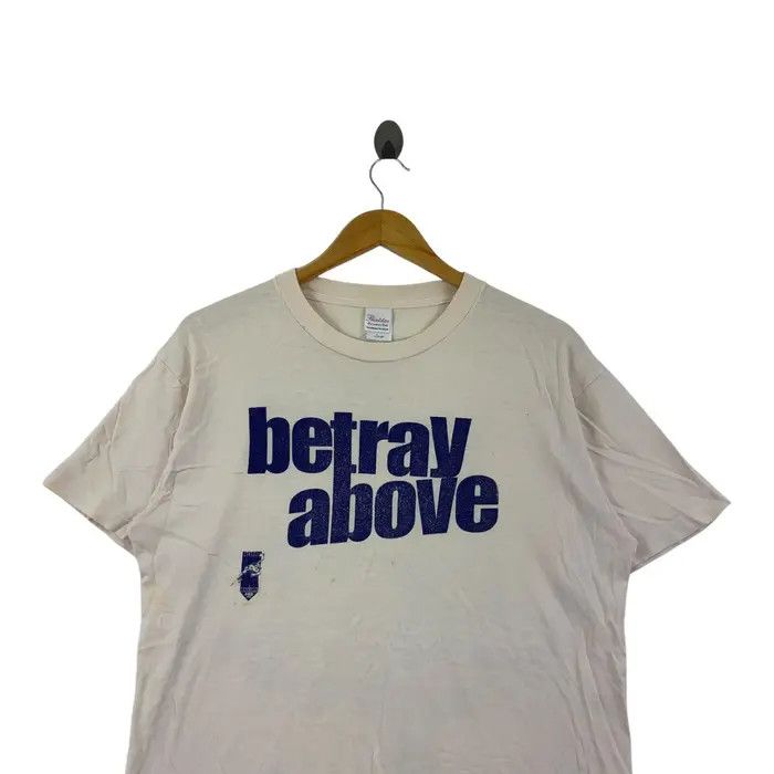 Vintage Vintage ROMP HERO COMIC Betray Above Marvel Tee Shirt Size US L / EU 52-54 / 3 - 2 Thumbnail