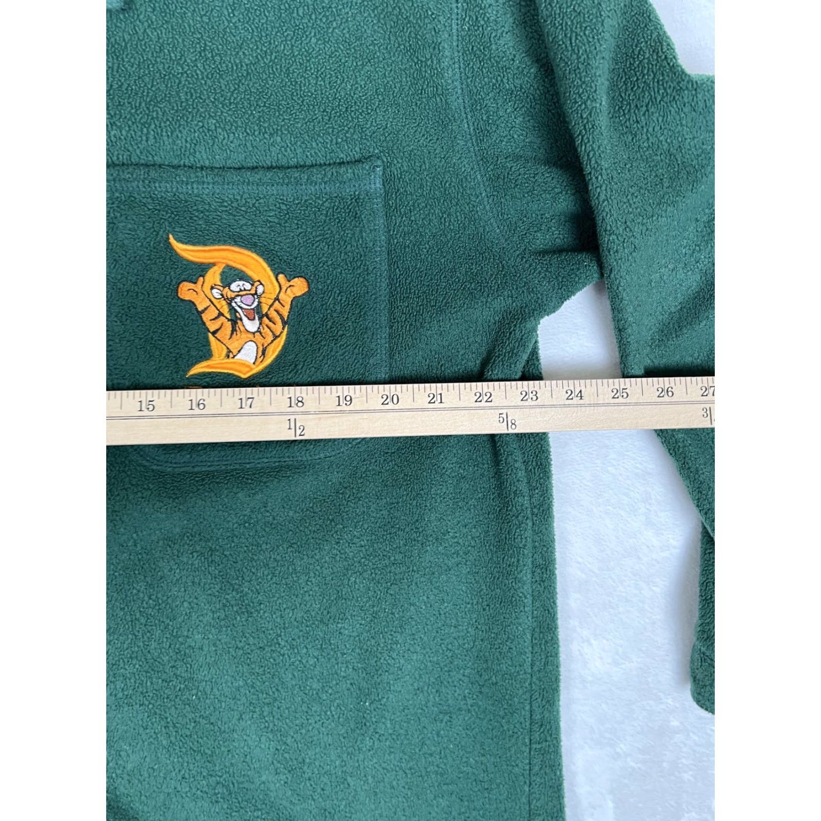 Vintage VINTAGE Disneyland Shirt Mens XL Green Fleece Long Sleeve Button Front Tigger Embroidered Pocket Disney World Winter Casual Mens Shirts Size US XL / EU 56 / 4 - 5 Thumbnail