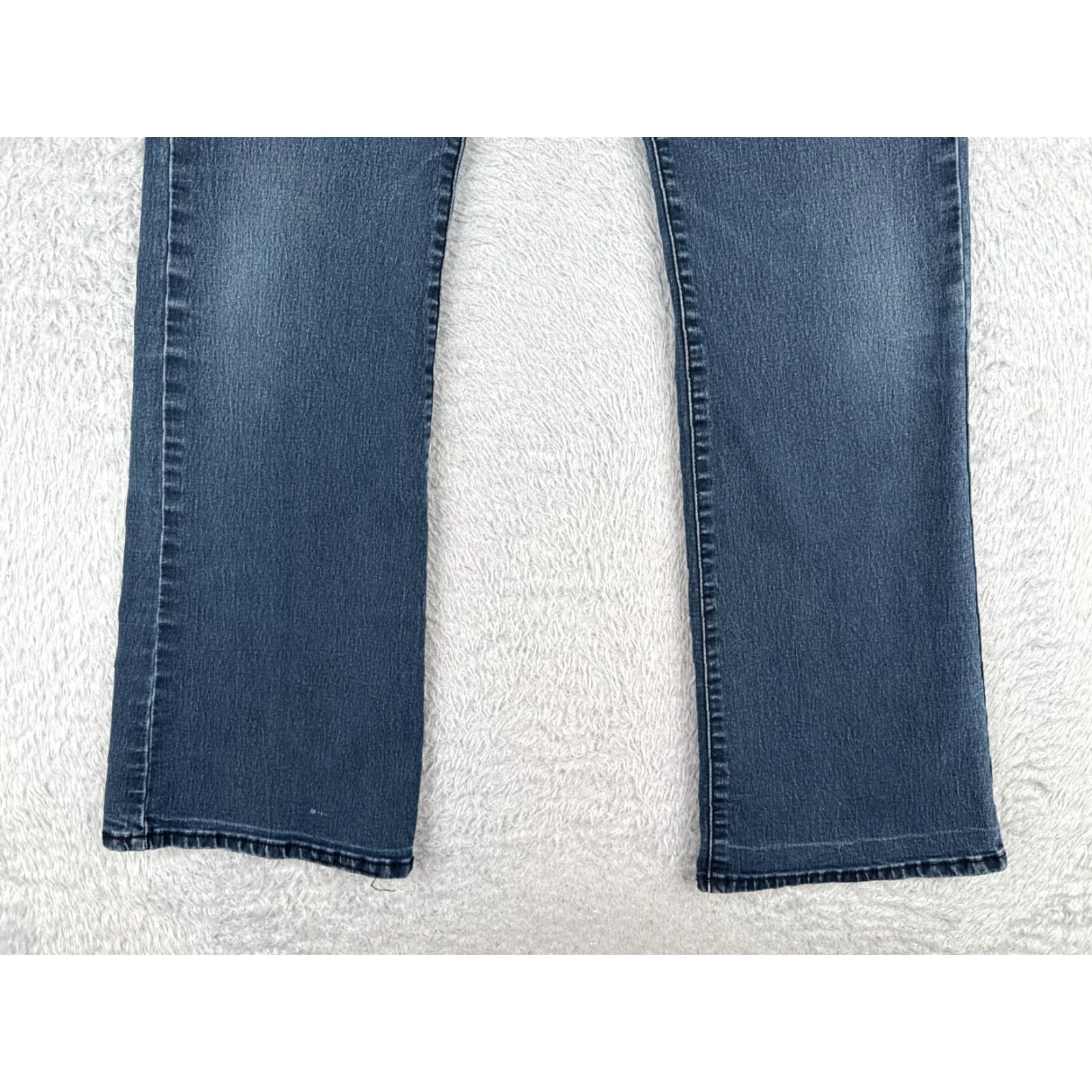 Vintage KUT from the Kloth Jeans Womens 8 Blue Denim Medium Wash Bootcut Flare 30x30 Adult Regular Size 30 Blue 90s? (No, avoid adding decade unless given) Size 30" / US 8 / IT 44 - 2 Thumbnail