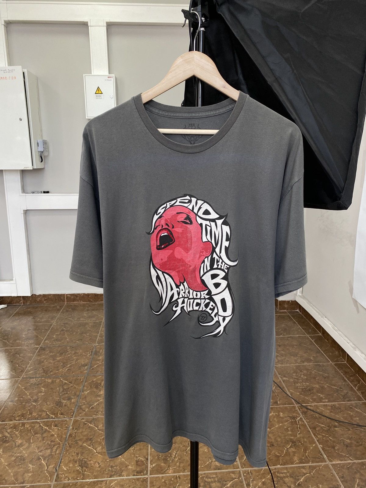 4GSELLER 🇺🇸 Vintage Sexy Girl Art Y2K Rare T-Shirt Retro Hype Size US XL / EU 56 / 4 - 1 Thumbnail