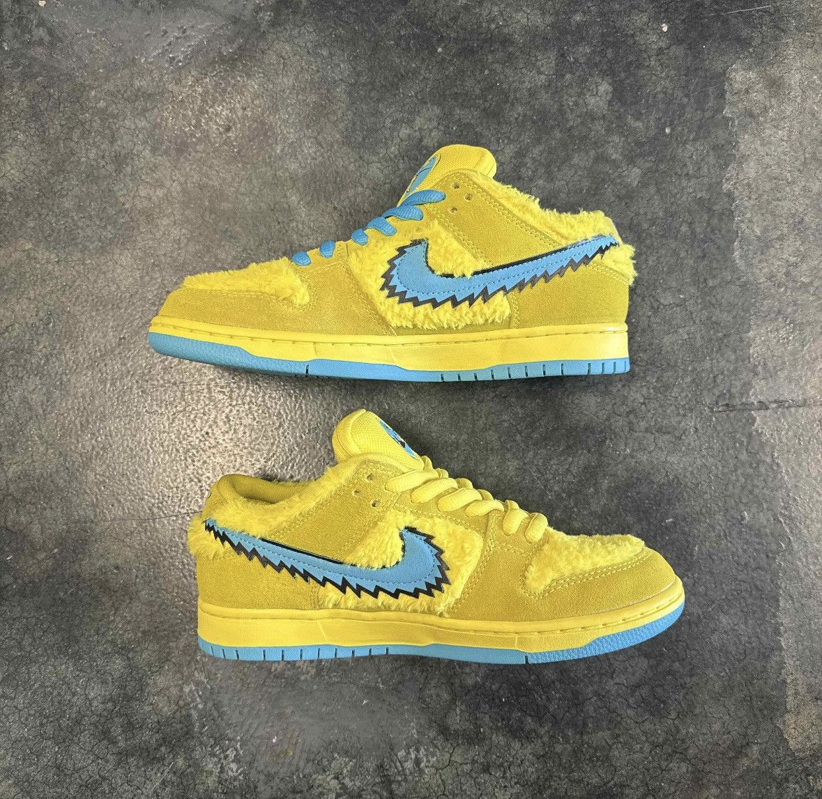 Nike Dunk Low SB Grateful Dead Size US 7 / EU 40 - 2 Thumbnail