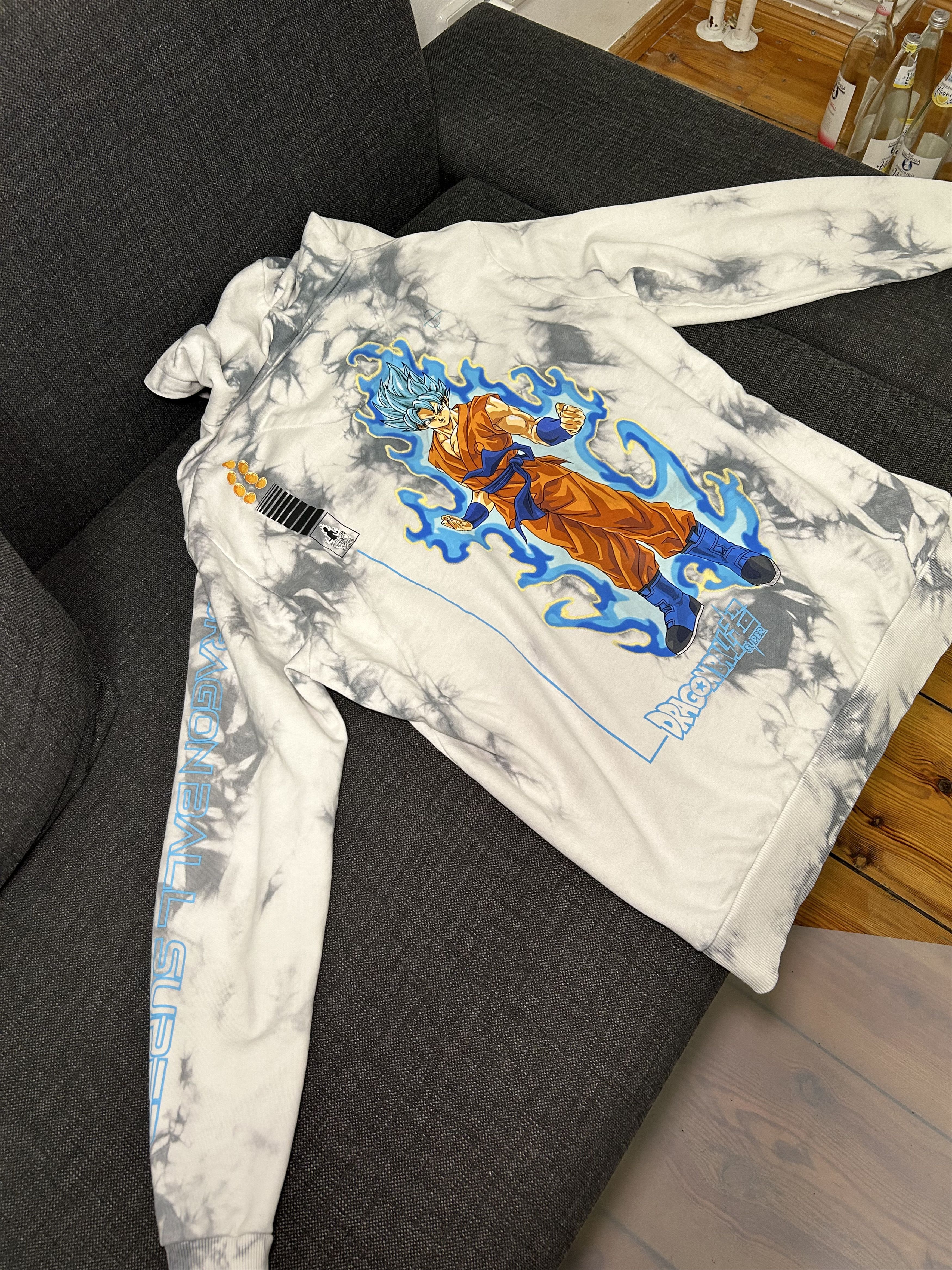 Celio Celio Dragon Ball Z white hoodie, size L Size US L / EU 52-54 / 3 - 5 Thumbnail