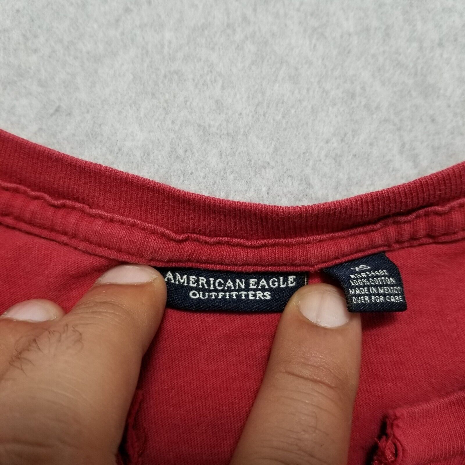American Eagle Outfitters American Eagle Shirt Womens XS Red Crew Neck Single Stitch Size XS / US 0-2 / IT 36-38 - 2 Thumbnail