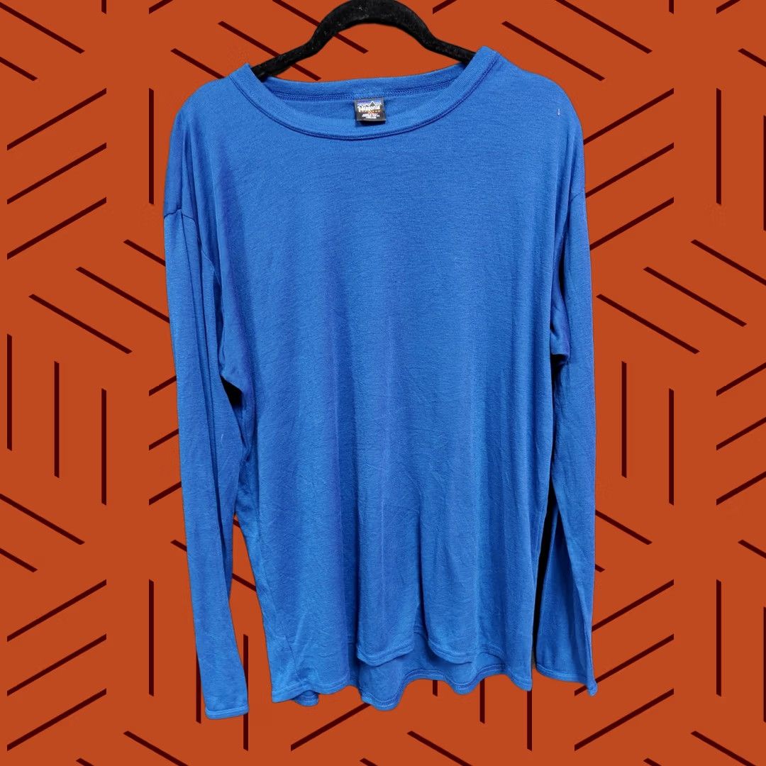 Patagonia Patagonia Capilene Blue Long Sleeve Top Solid Knit Men Size XL Size US XL / EU 56 / 4 - 1 Thumbnail