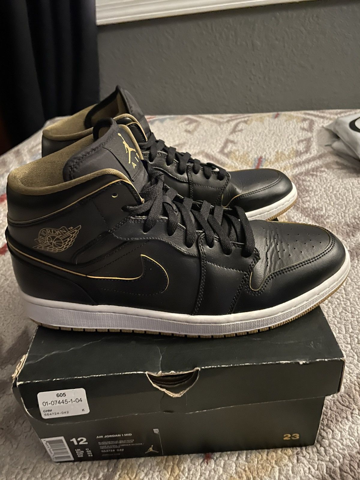 Jordan Brand Jordan 1 Retro Mid Black Metallic Gold Size US 12 / EU 45 - 2 Thumbnail
