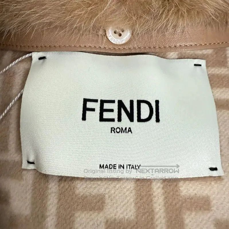 Fendi Fendi Women's Wool Coat with Fur Collar . Size M / US 6-8 / IT 42-44 - 3 Thumbnail