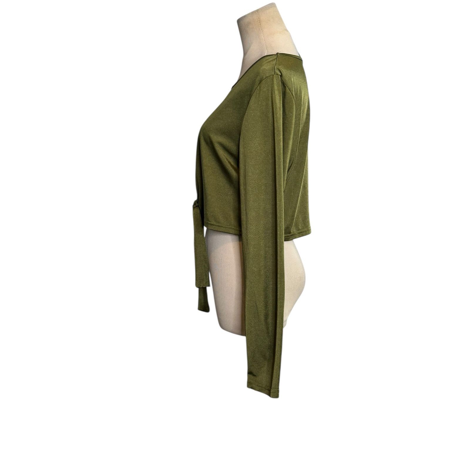 Shein Shein green long sleeves front tie crop top Size 2XL Size XXL / US 16-18 / IT 52-54 - 7 Thumbnail