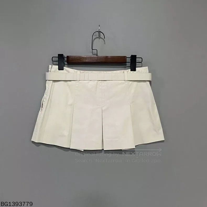 Miu Miu Miu Miu 36 New belt buckle skirt Size 35" - 2 Thumbnail