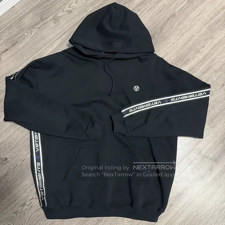 Vetements Vetements Solid Color Side Logo Ribbon Oversized Hooded Ho Size US S / EU 44-46 / 1 - 1 Thumbnail