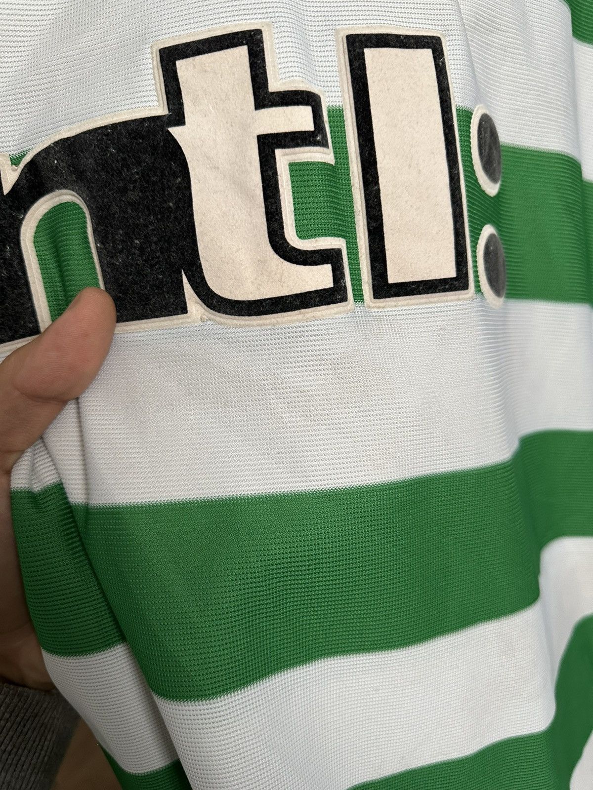 Umbro 2002/2003 Umbro Celtic FC Soccer Jersey T-Shirt Vintage Size US XL / EU 56 / 4 - 11 Thumbnail