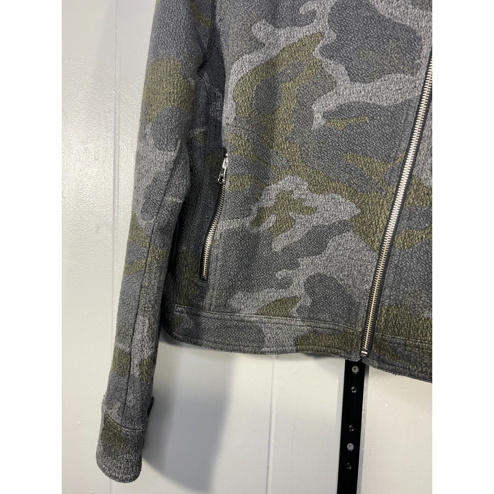 Anthropologie Anthropologie Marrakech Faux Suede Fleece Green Camo Cropped Size L / US 10 / IT 46 - 5 Thumbnail