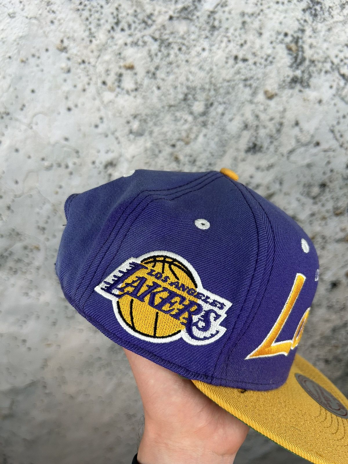 Mitchell & Ness Vintage LA Lakers Mitchell and Ness Snap Back Hat Retro 90s Size ONE SIZE - 3 Thumbnail