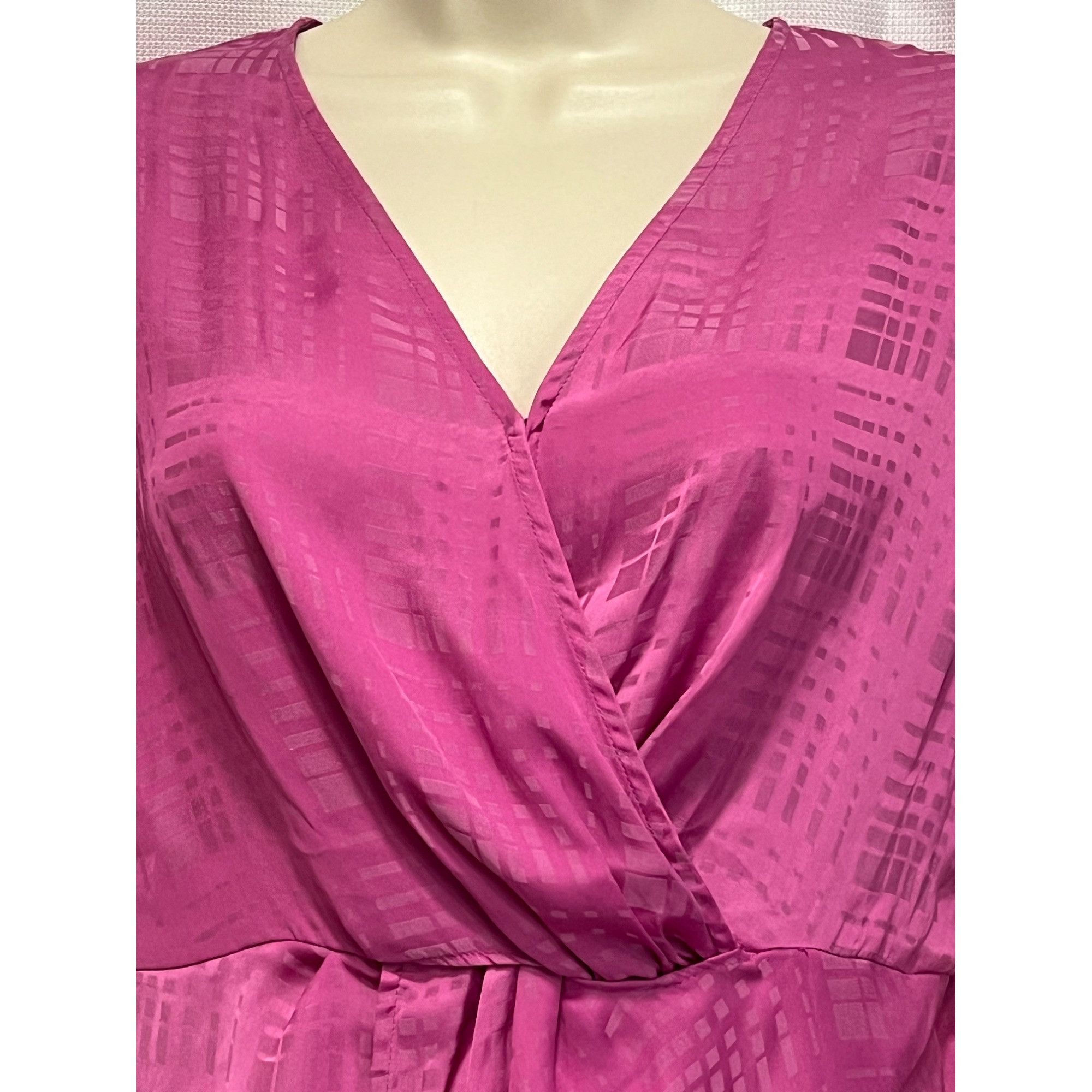 Other Halogen Twist Front Top, Pink Rosebud, Sz. XS Size XS / US 0-2 / IT 36-38 - 6 Thumbnail