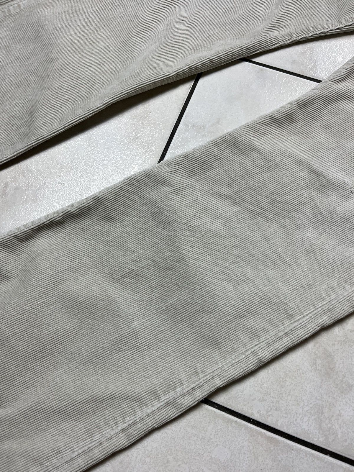 Levi's × Vintage Vintage Levi’s 507 flare corduroy cords y2k pants trousers Size US 34 / EU 50 - 9 Thumbnail