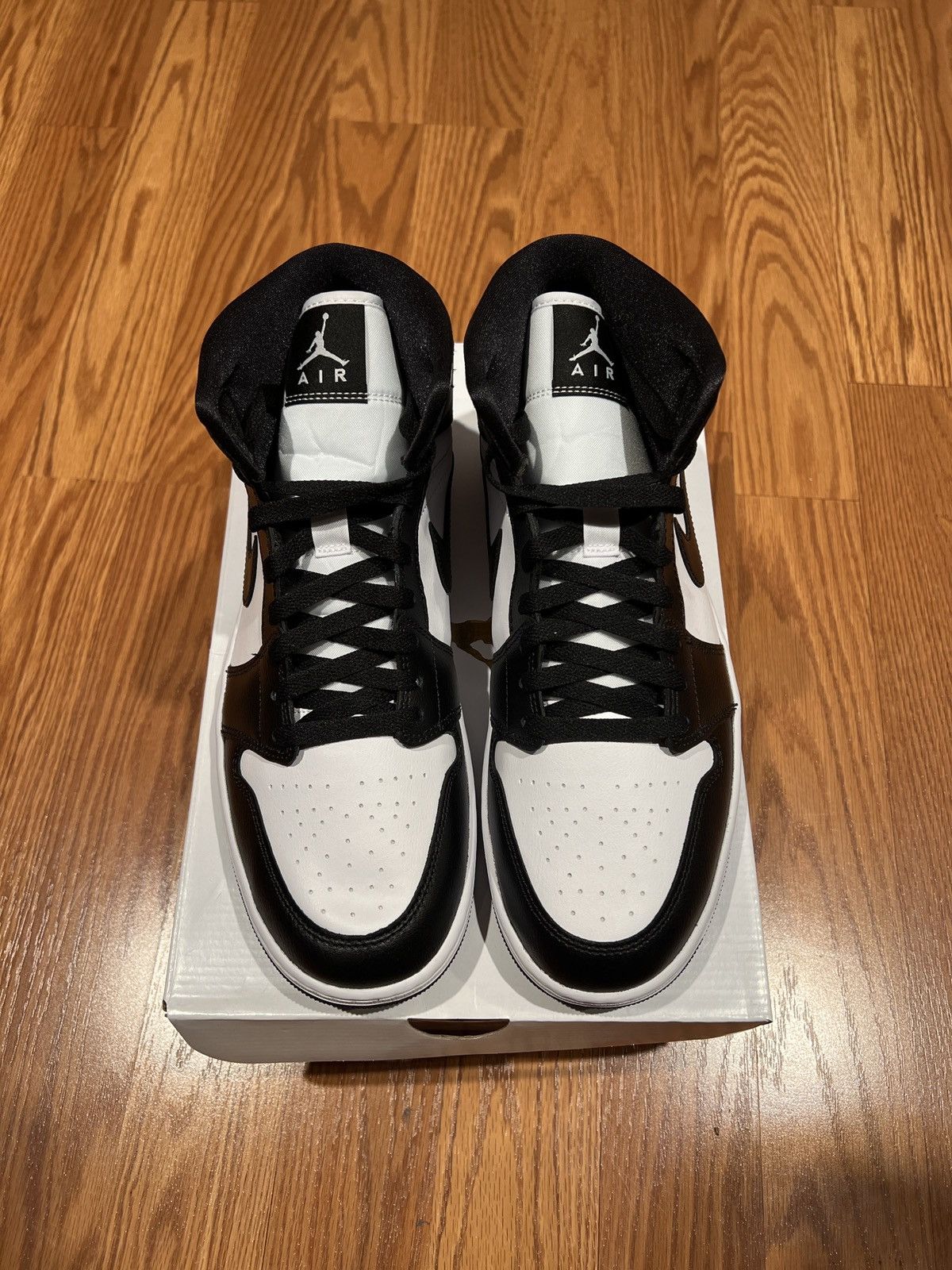 WMNS Air Jordan 1 Mid - “Panda”