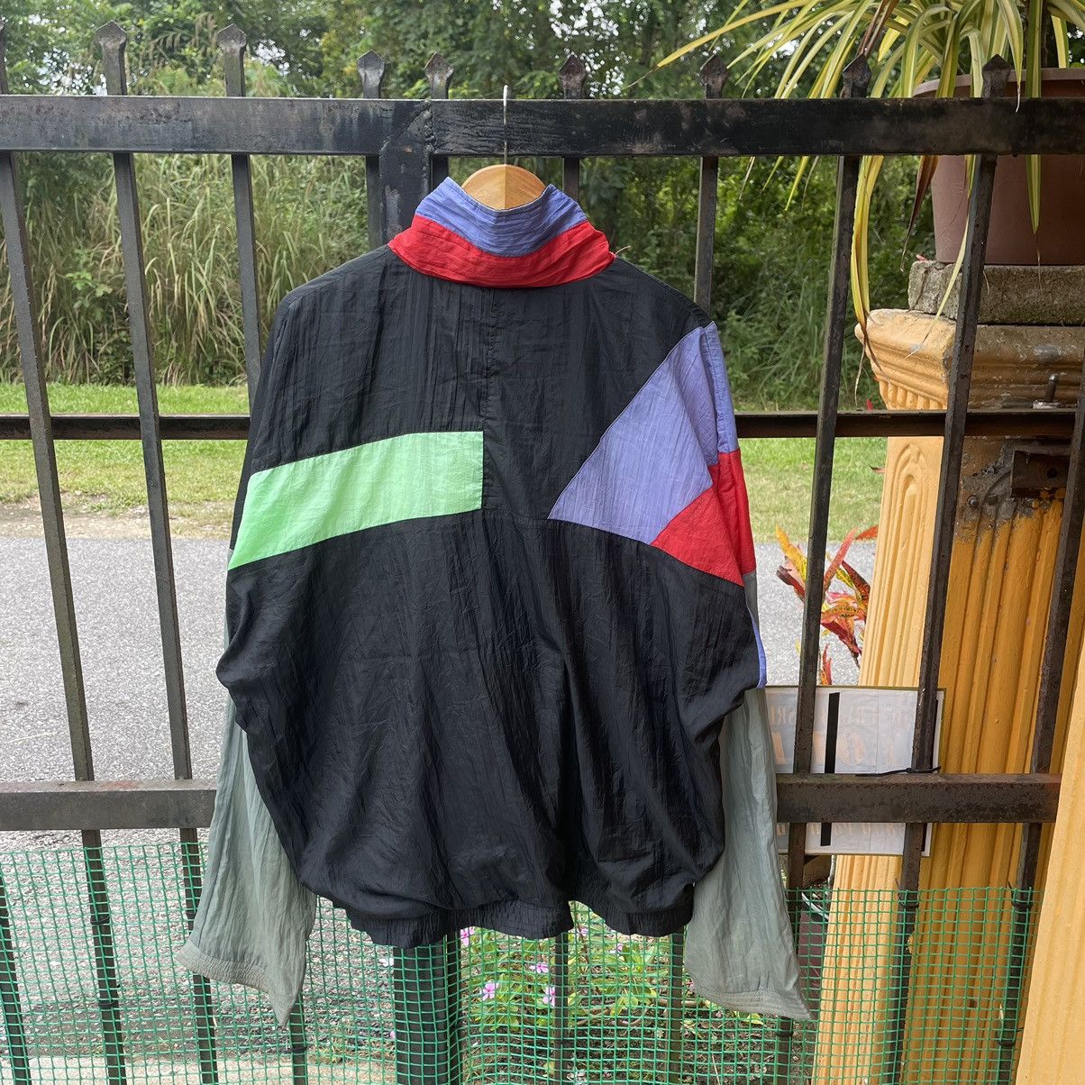 Vintage 🔥Vintage Athletic Works Multicolour Full Zipper Light Jacket Size US XL / EU 56 / 4 - 2 Thumbnail