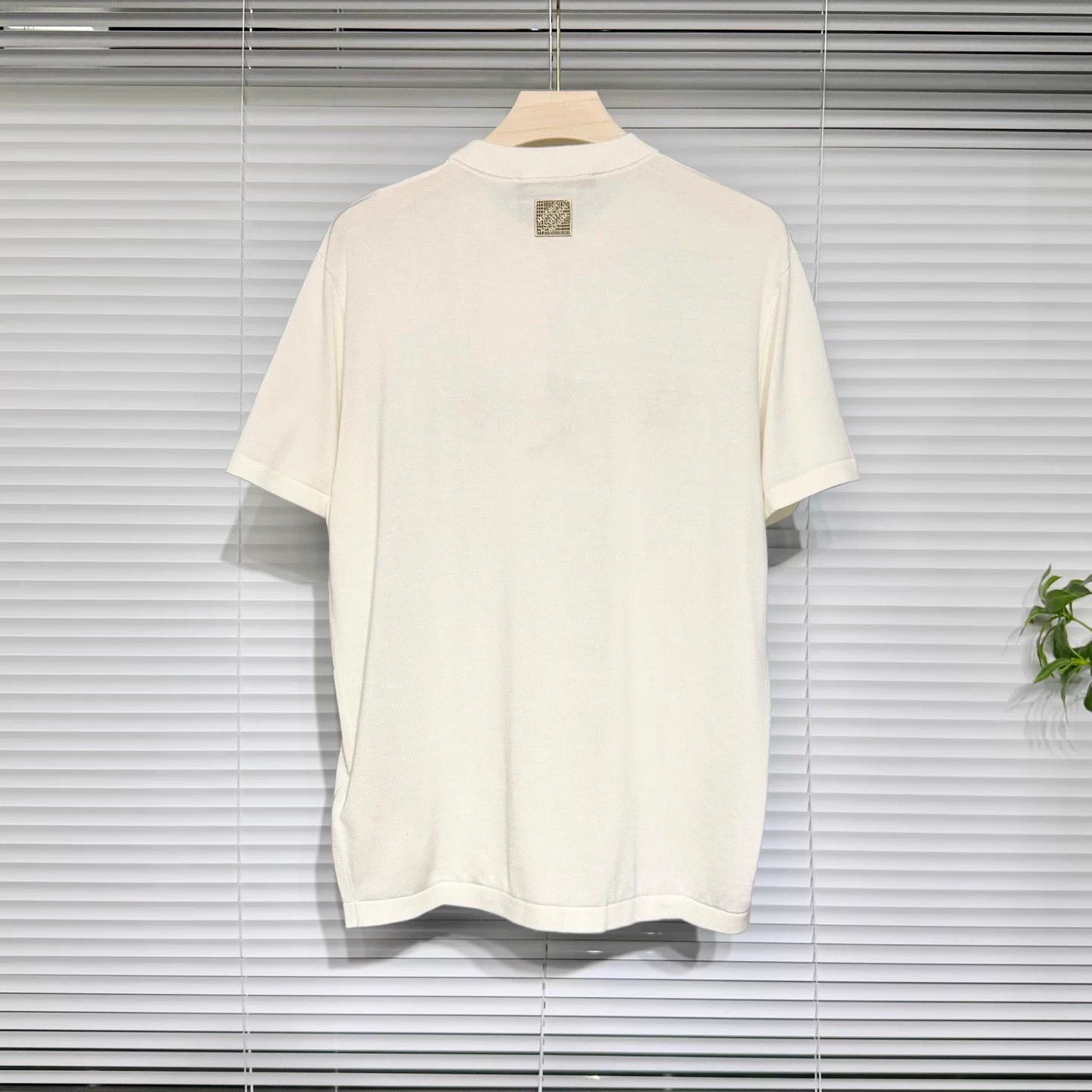 Louis Vuitton LV SS26 white fox embroidered logo short-sleeve L Size US L / EU 52-54 / 3 - 2 Thumbnail