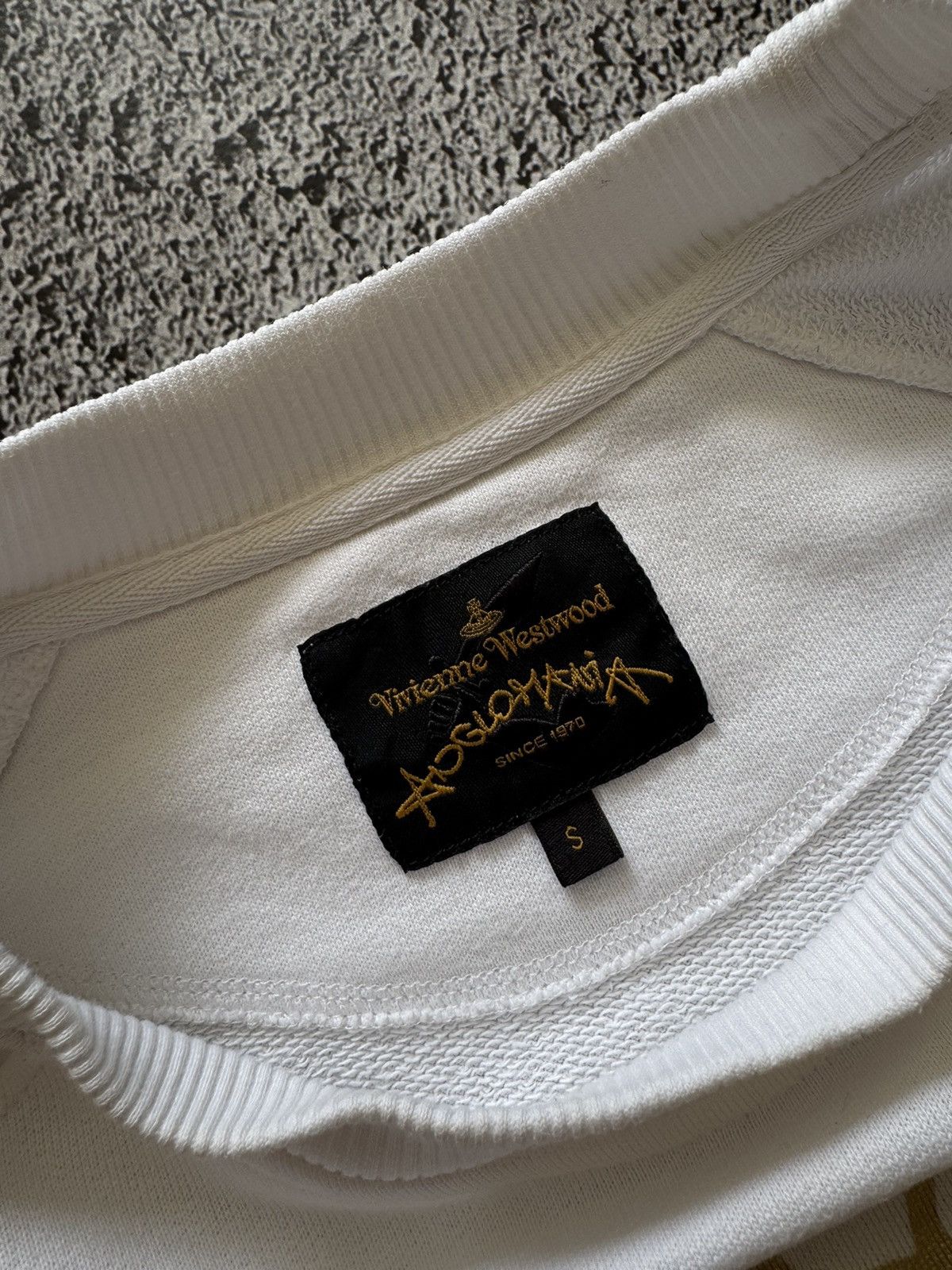 Vivienne Westwood Vivienne Westwood Vintage White Centre Logo Sweatshirt Size US S / EU 44-46 / 1 - 9 Thumbnail
