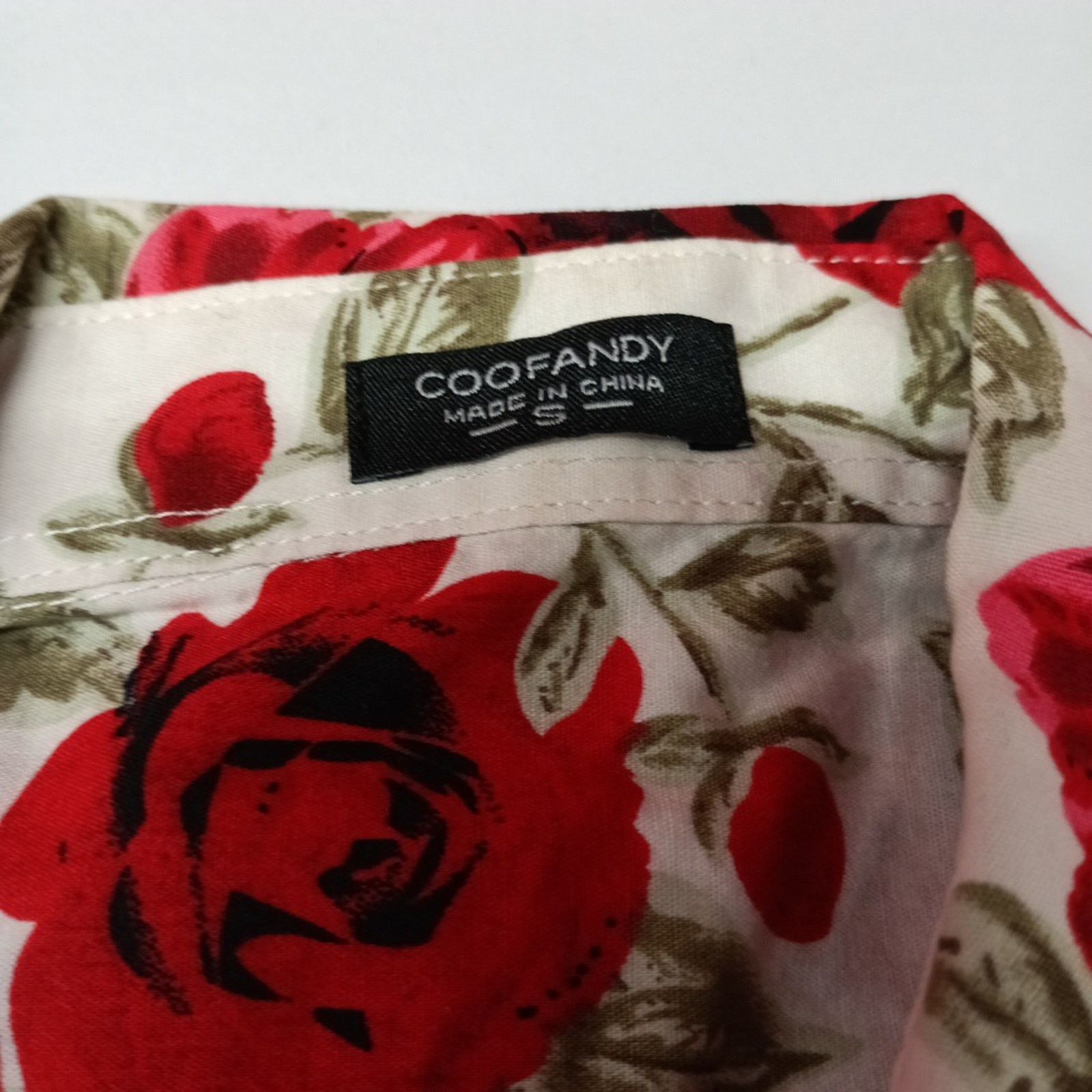 Other Coofandy Shirt Men S Red Roses Floral Button Up Cotton Blend Size US S / EU 44-46 / 1 - 3 Thumbnail