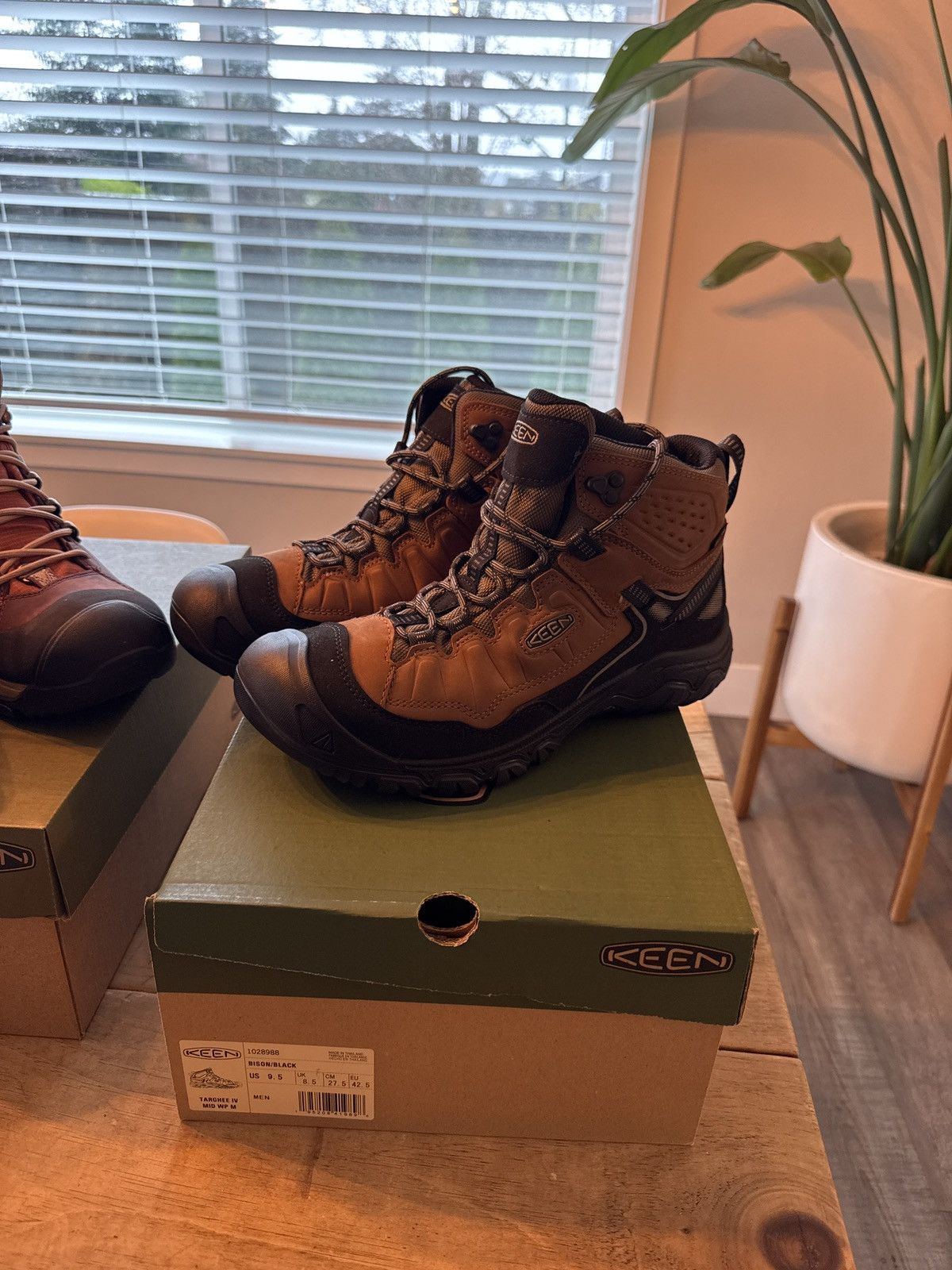 KEEN Keen targhee iv Size US 9.5 / EU 42-43 - 1 Thumbnail