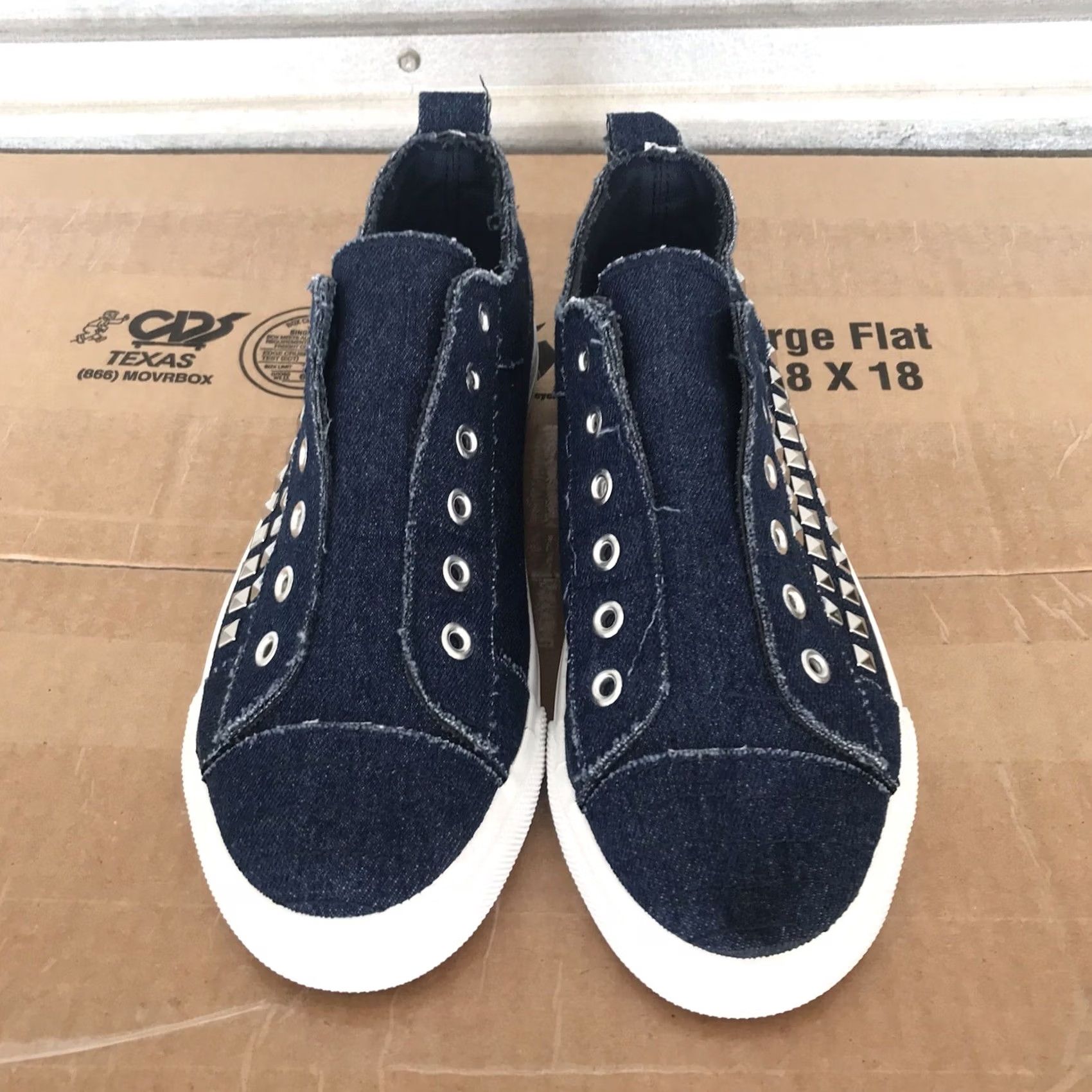 Vintage Yoki Women Navy Blue Bentley Distressed Studded Slip-On Comfort Sneakers 8 Size US 8 / IT 38 - 2 Thumbnail