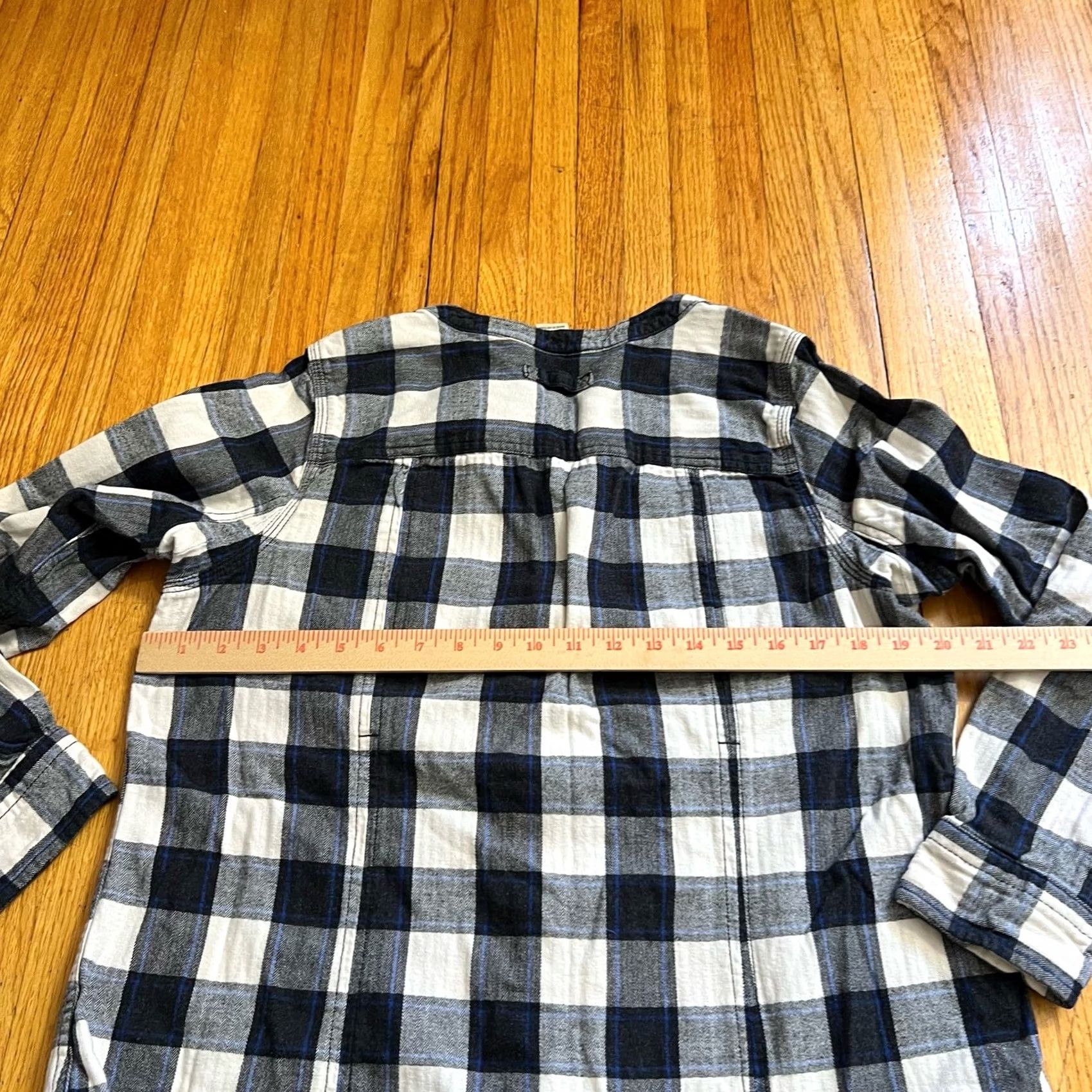 Duluth Trading Company Duluth Trading Co Shirt Womens Medium Free Swingin Flannel Plaid Band Collar Black M Women Button-Up Shirt Size M / US 6-8 / IT 42-44 - 6 Thumbnail