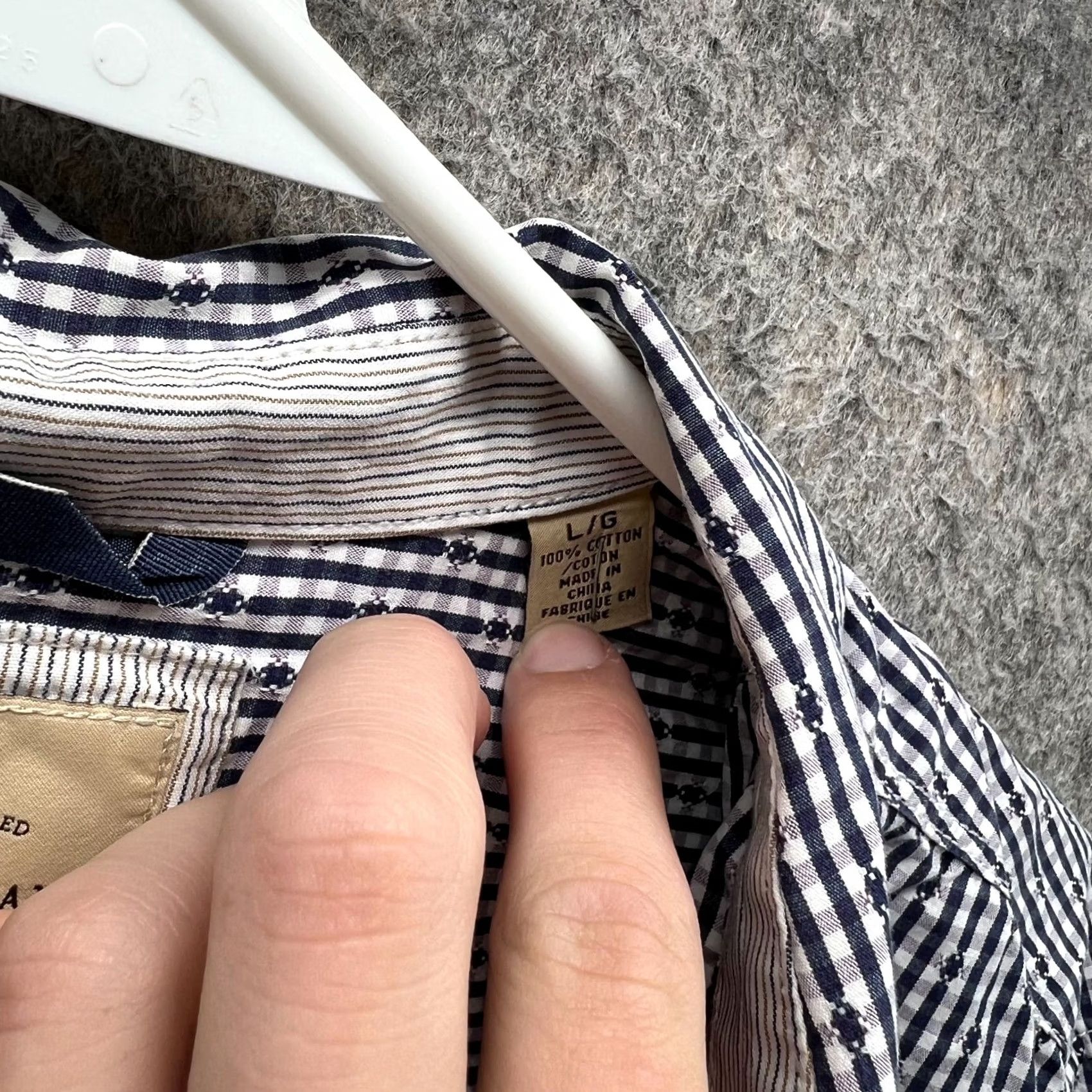 Tommy Bahama VINTAGE Tommy Bahama Shirt Womens Large Blue Striped Button-Down Island Crafted Gingham Size L / US 10 / IT 46 - 5 Thumbnail