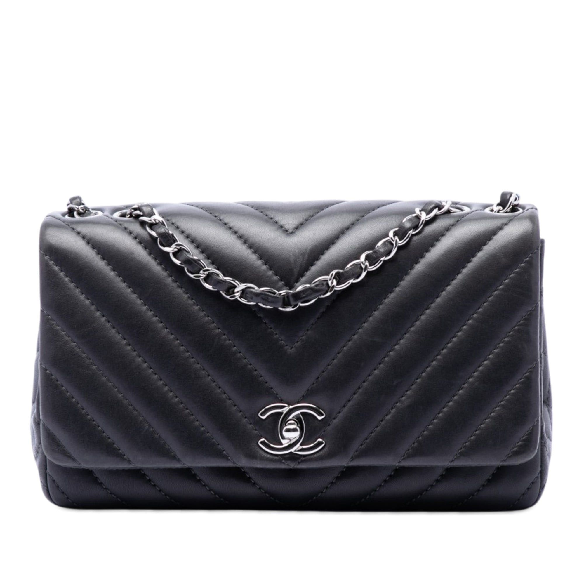 Chanel Medium Chevron Lambskin Surpique Flap Size ONE SIZE - 1 Thumbnail