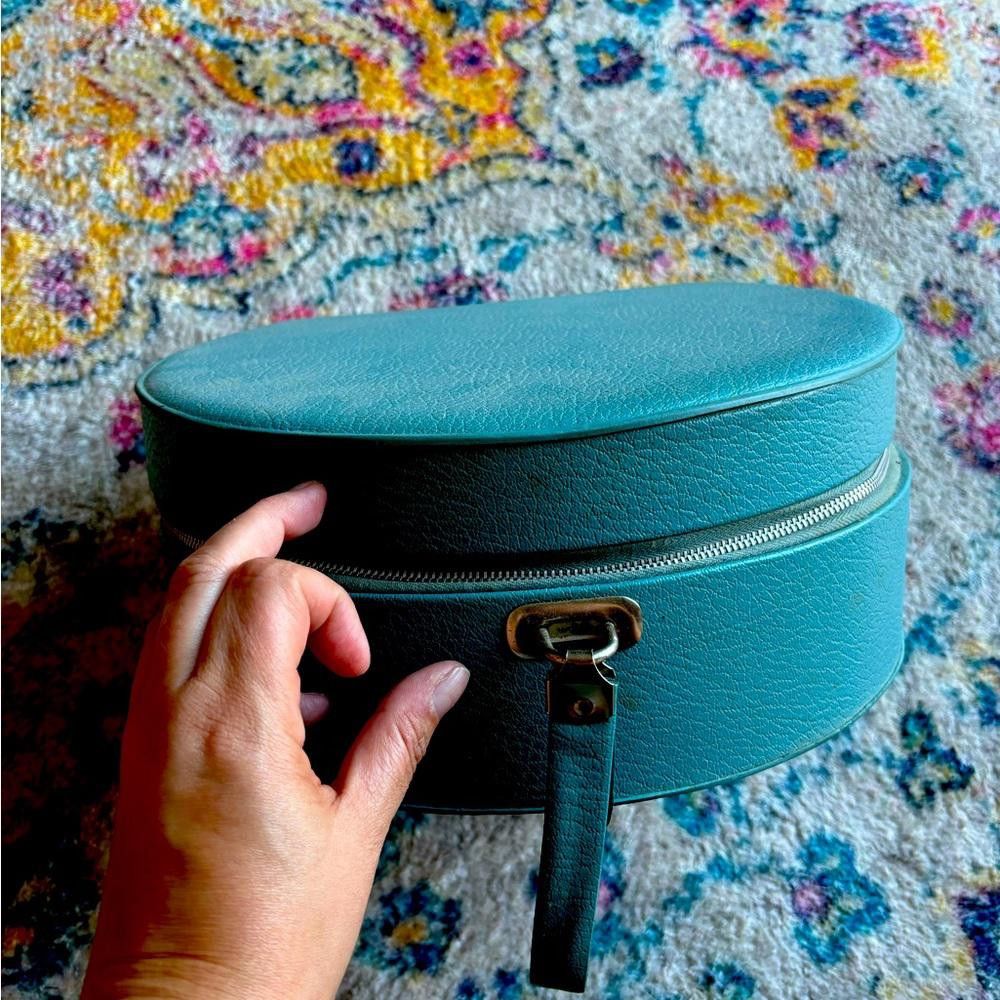 Designer True Vintage Blue Luggage Size ONE SIZE - 1 Thumbnail