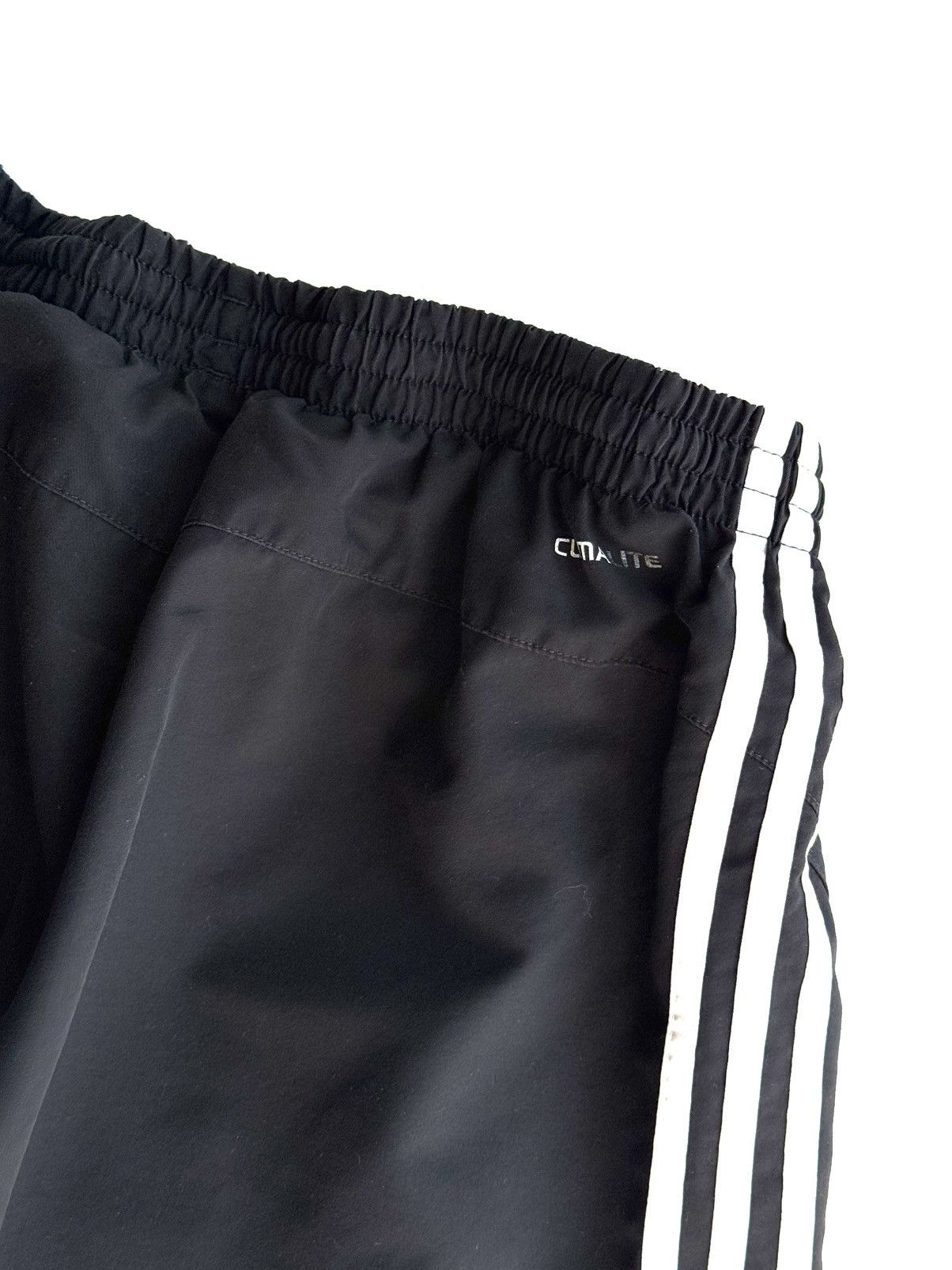 Adidas × Vintage Vintage Adidas shorts streetwear y2k style casual Size US 32 / EU 48 - 13 Thumbnail