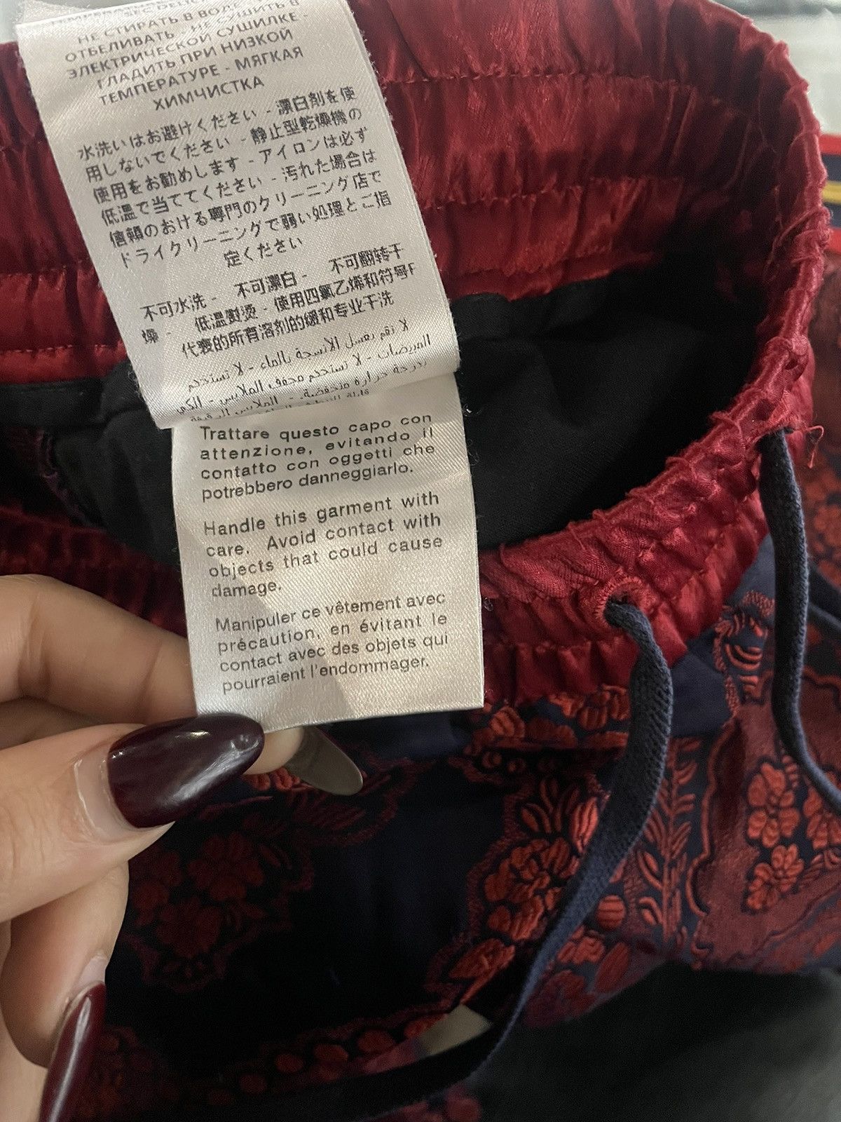 Gucci GUCCI RED SATIN FLORAL PRINT SIZE 50 Size US 38 / EU 54 - 12 Thumbnail