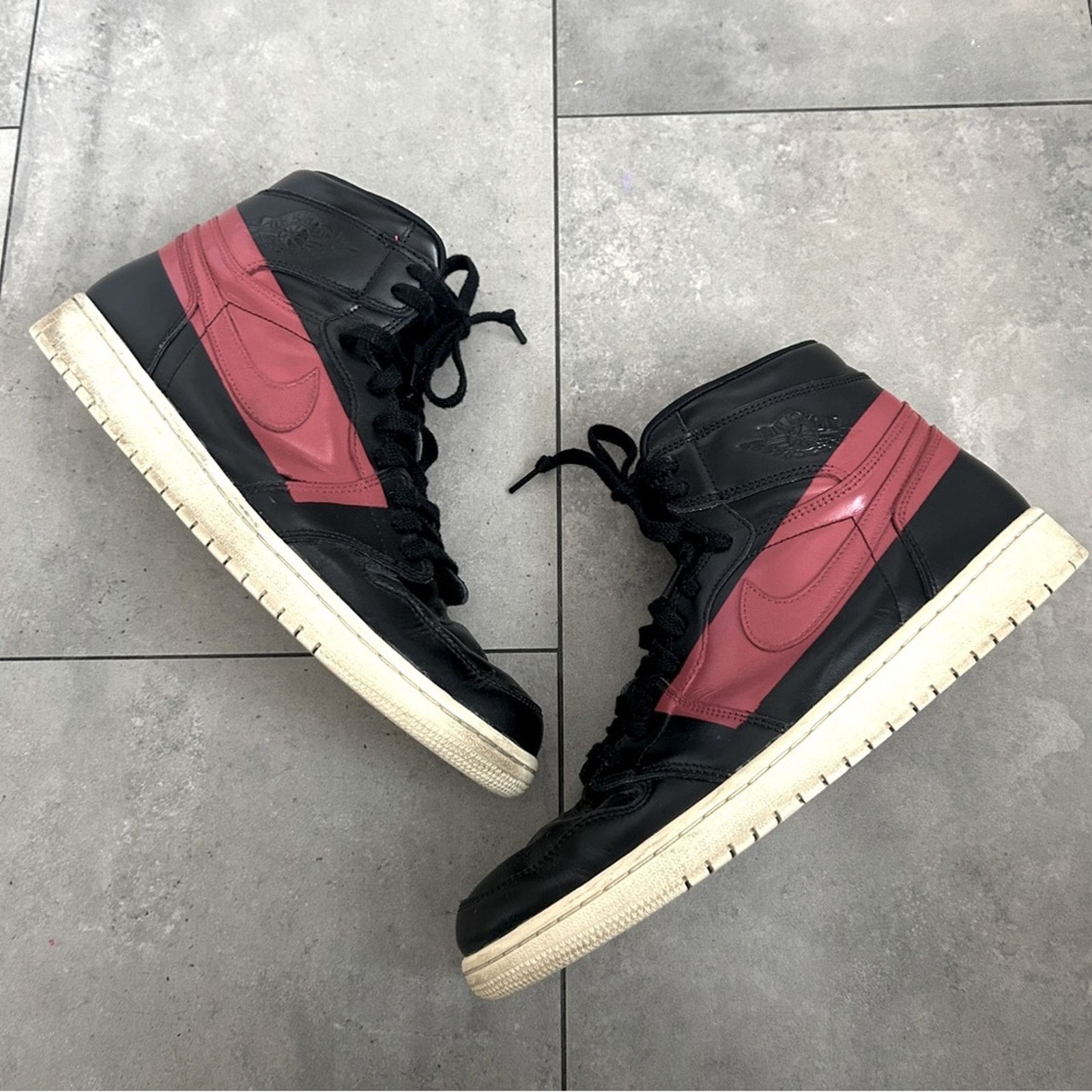 Nike Nike Air Jordan 1 retro high OG defiant couture red black 13 Size US 13 / EU 46 - 2 Thumbnail