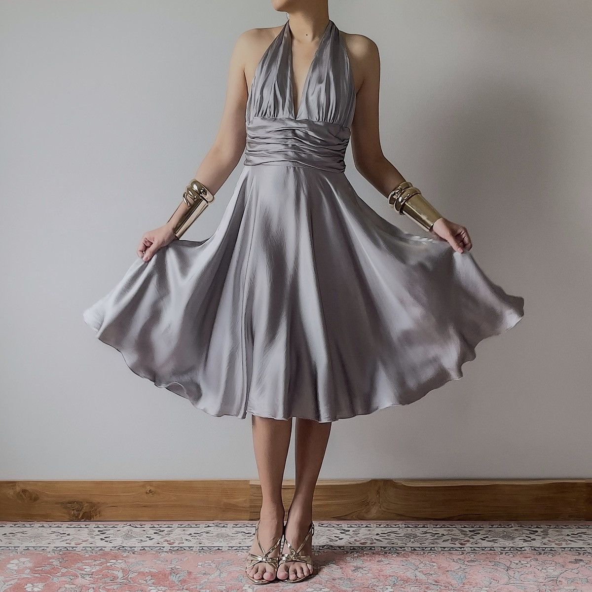 Vintage Vintage Romantic Gray Silk Open Back Dress (Medium) Size L / US 10 / IT 46 - 8 Thumbnail
