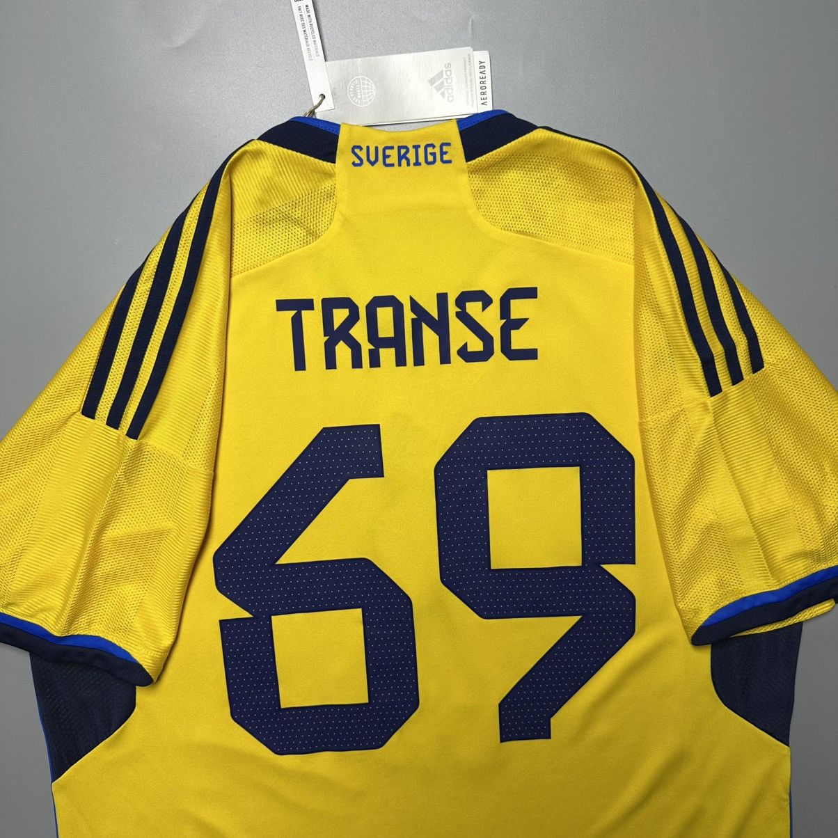 Adidas SWEDEN ADIDAS 2022 WORLD CUP FOOTBALL HOME SOCCER JERSEY Size US XL / EU 56 / 4 - 9 Thumbnail