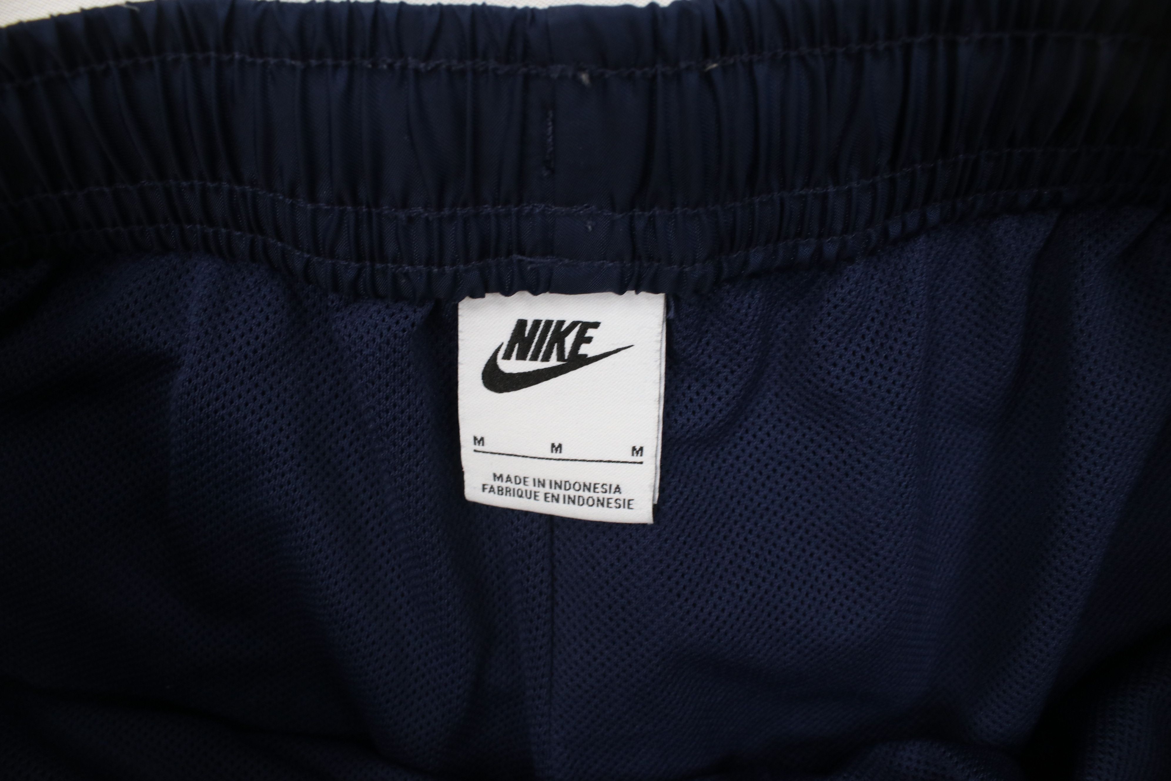 Nike Vintage Y2K Nike Above Knee Windbreaker Shorts Navy Blue Size US 32 / EU 48 - 8 Thumbnail