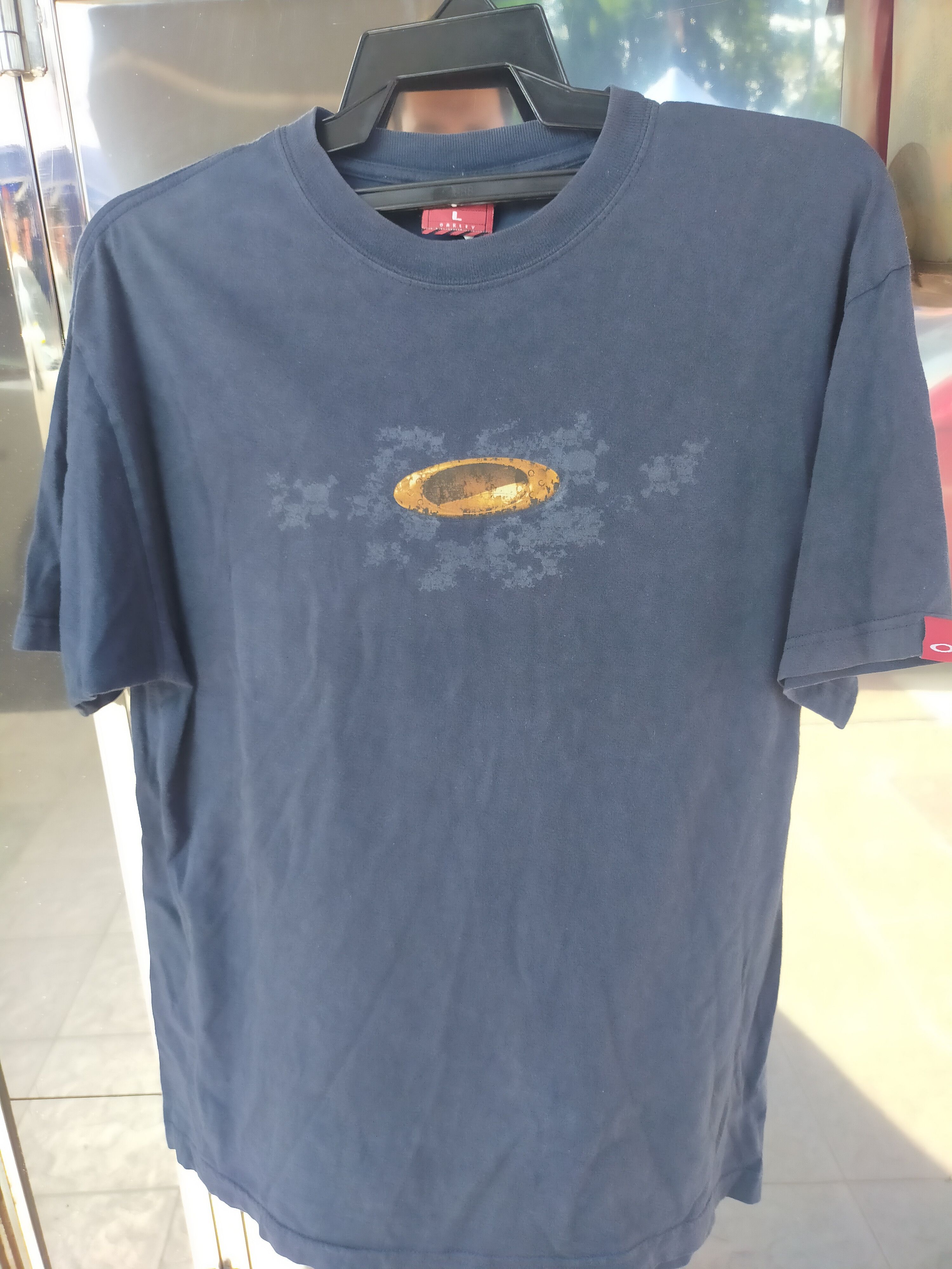 Oakley × Vintage 🔥 OFFER ME! VINTAGE FADED OAKLEY TEE Size US L / EU 52-54 / 3 - 6 Thumbnail