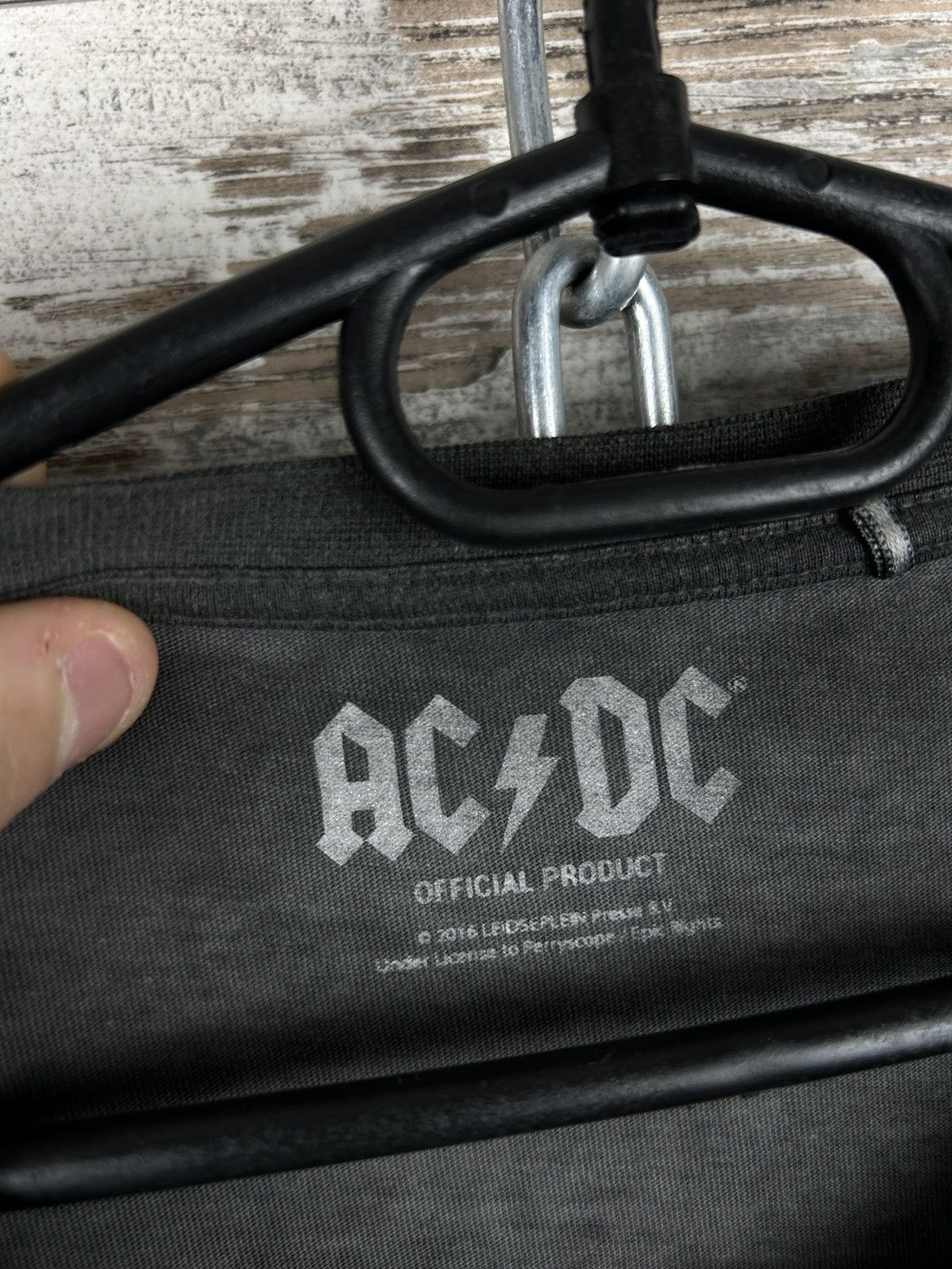 AC/DC × Band Tees Mens Vintage AC/DC T-shirt tee rock band rare merch y2k Size US L / EU 52-54 / 3 - 4 Thumbnail