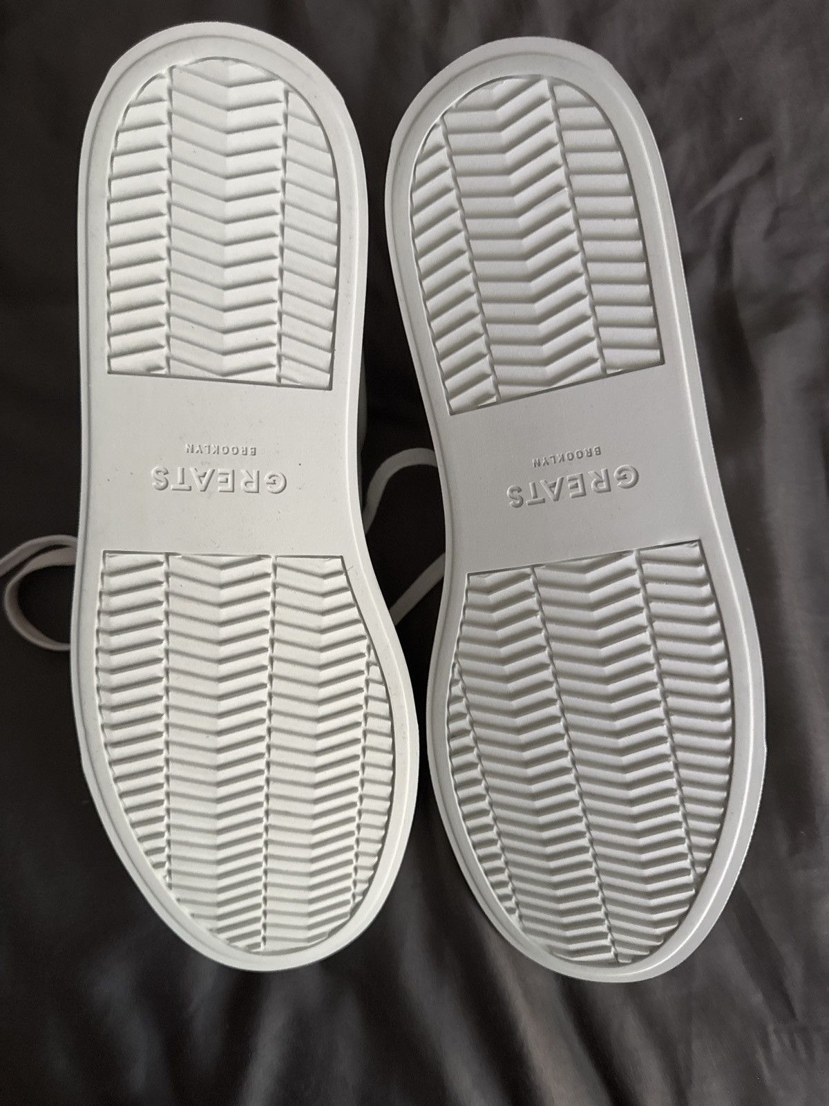 Greats Brand New pair of GREATS Italian leather sneakers Size US 9.5 / EU 42-43 - 2 Thumbnail
