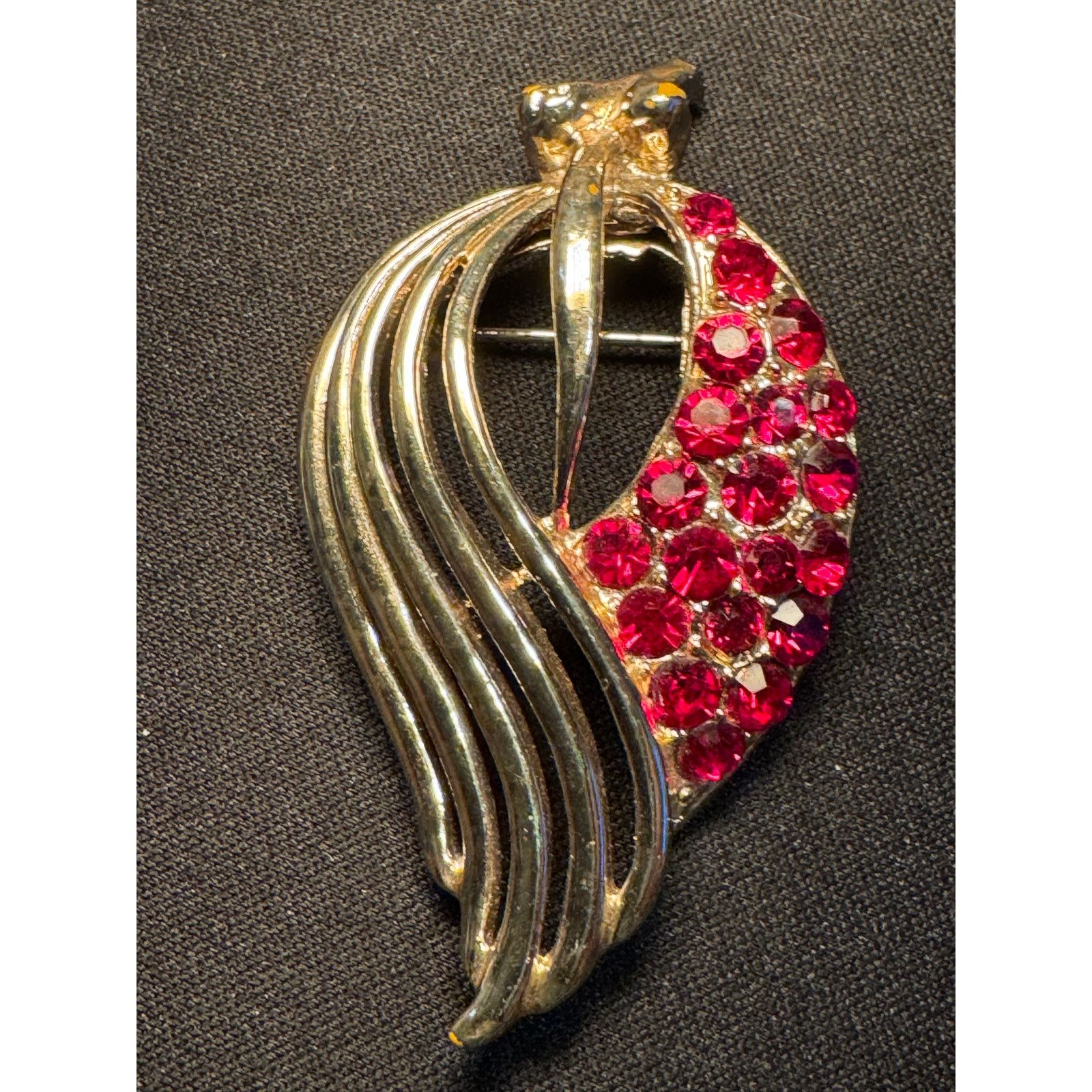 Other Beautiful Vintage Coro Red Rhinestone Brooch Size ONE SIZE - 3 Thumbnail