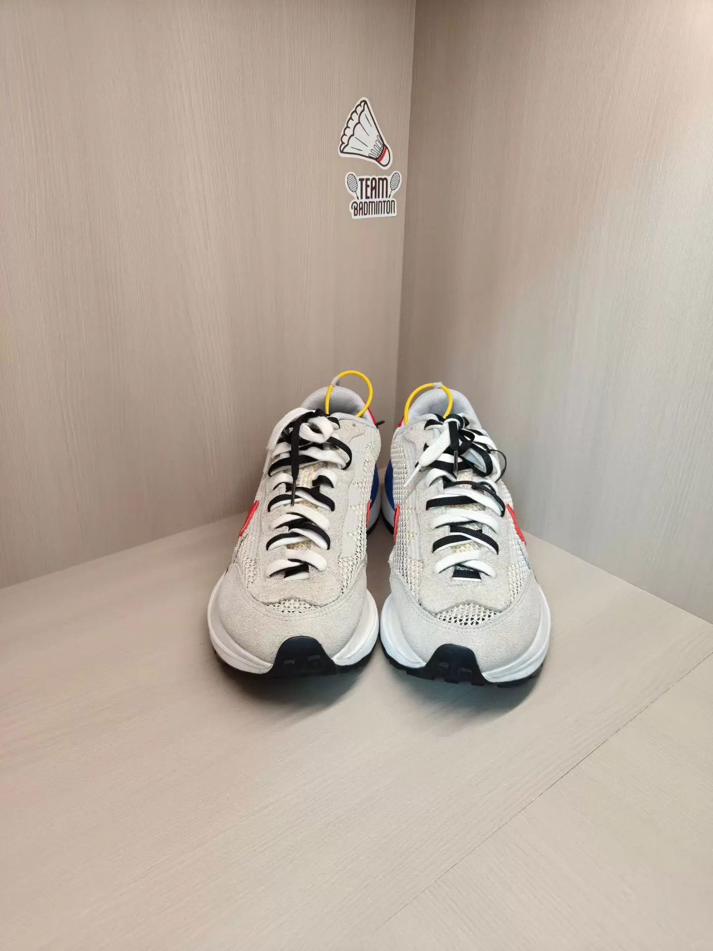 Nike sacai 3.0 Gray White Red 44.5 Worn 1-9 Times Size US 11.5 / EU 44-45 - 2 Thumbnail
