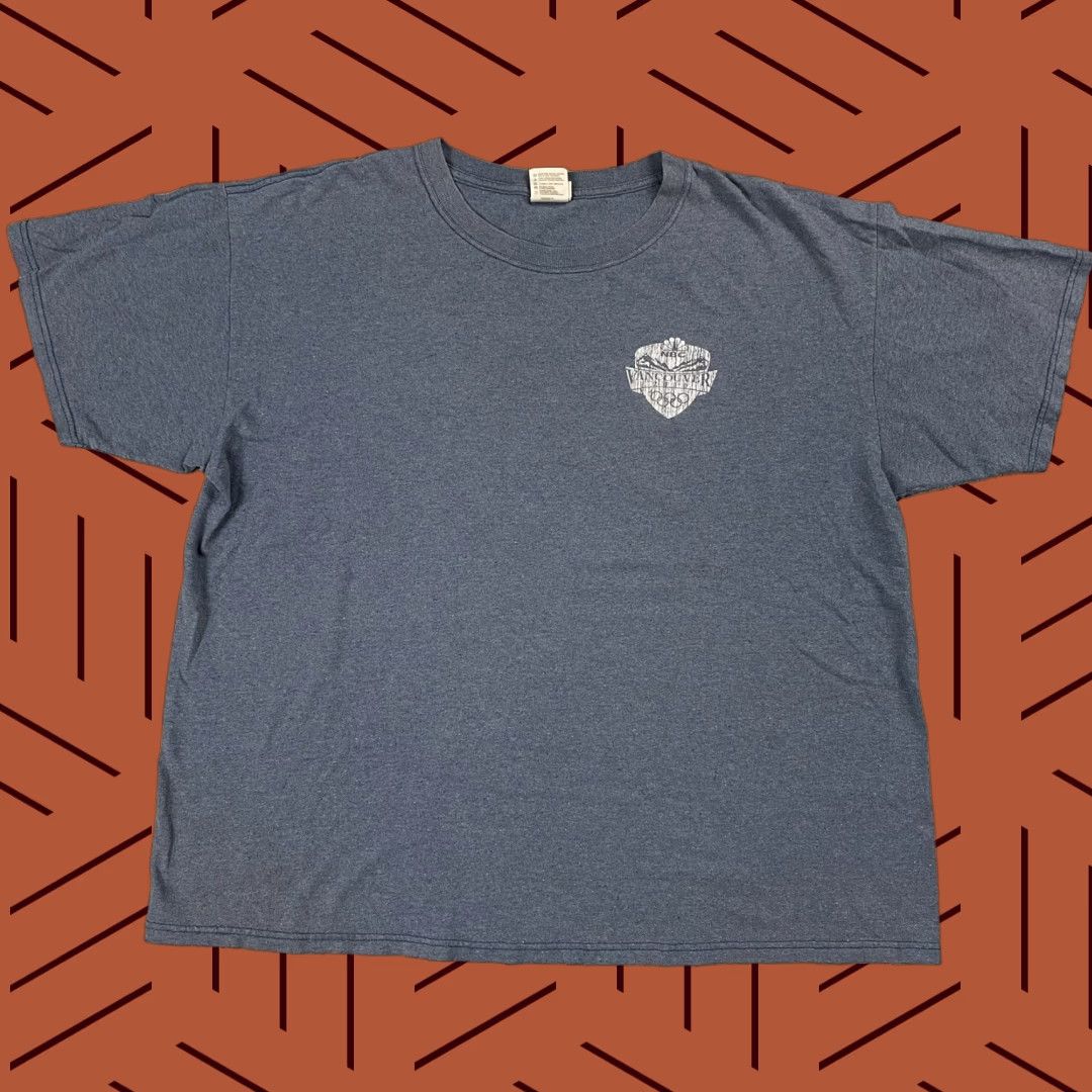 Vintage VANCOUVER WINTER OLYMPICS 2010 MENS CANADA FADED BLUE SKI GRAPHIC T-SHIRT XL SIZE BLUE MEN GRAPHIC 2010s Size US XL / EU 56 / 4 - 1 Thumbnail