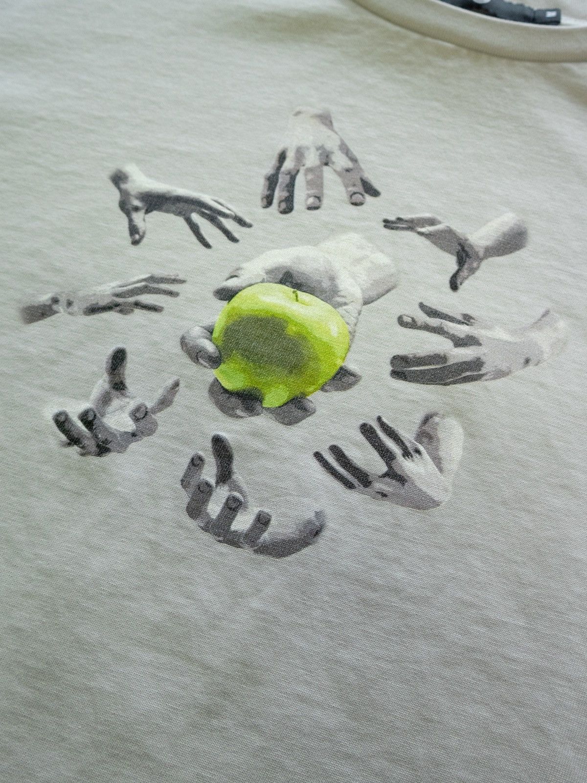 Other Apple T-Shirt Grey Graphic Tee Size US M / EU 48-50 / 2 - 3 Thumbnail
