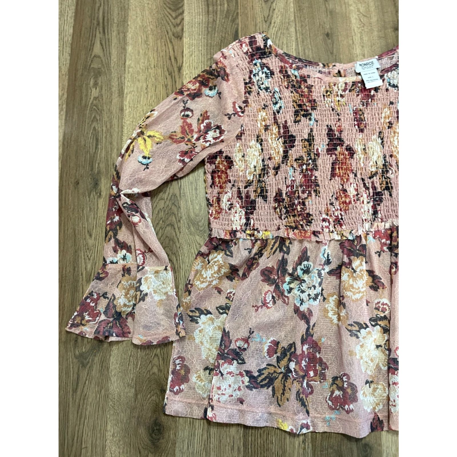 Vintage Monroe and Main Blouse Women's Size Large Pink Floral Long Sleeve Smocked Size L / US 10 / IT 46 - 3 Thumbnail