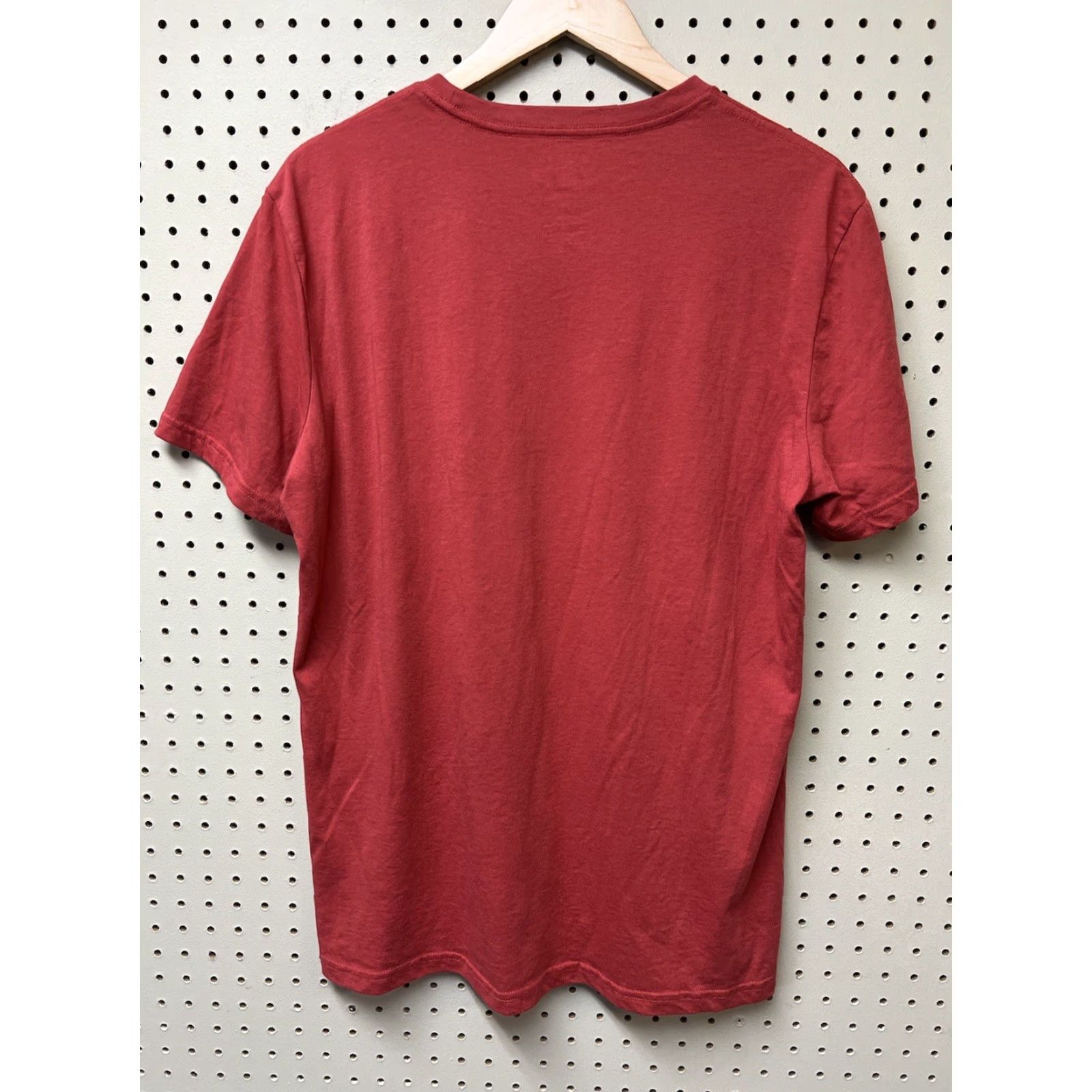 Yeti Yeti Shirt Mens Large Graphic Ski Mountain Range Outdoor Casual Tee Red Size US L / EU 52-54 / 3 - 2 Thumbnail