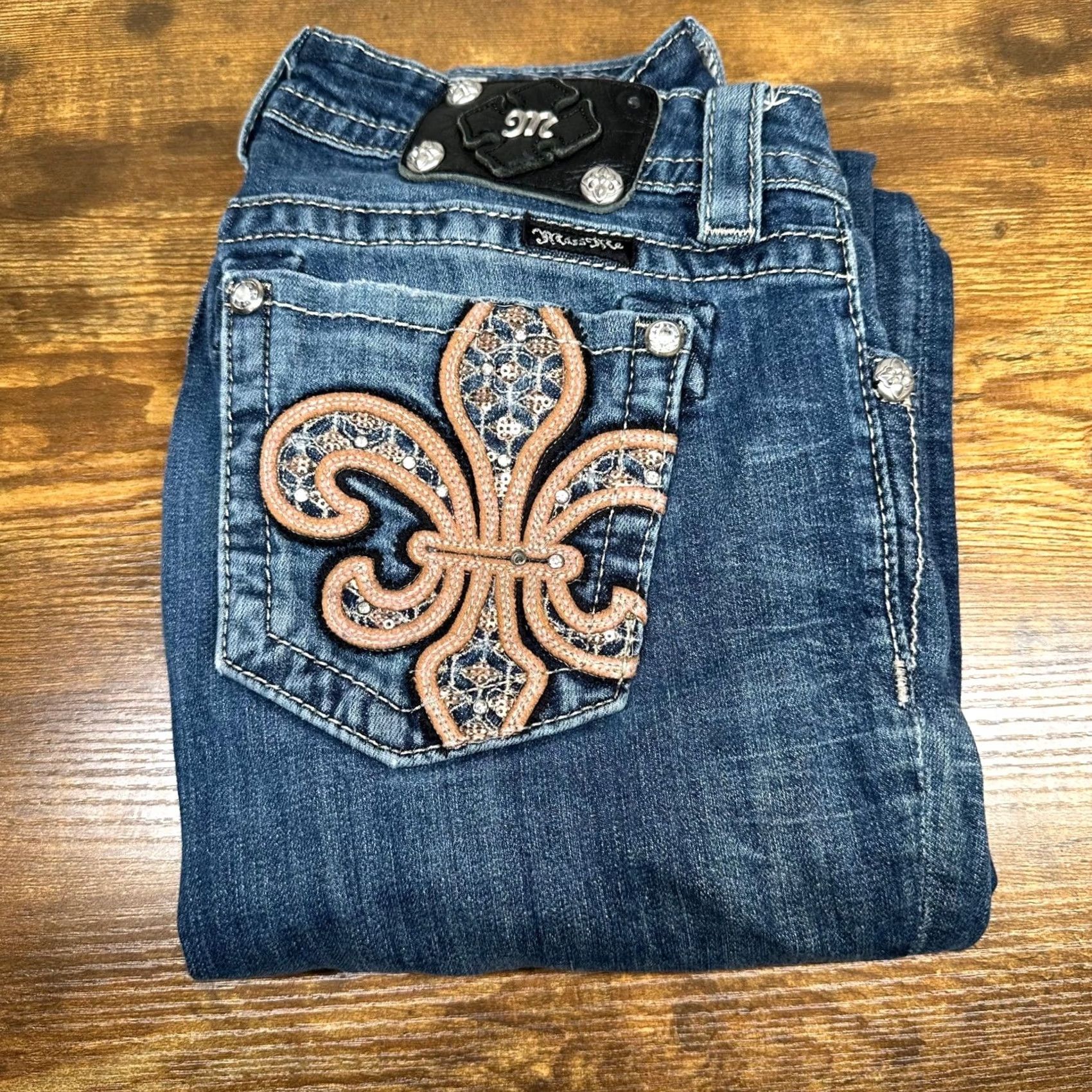 Miss Me Miss Me Jeans Bootcut Blue Fleur De Lis Sequin Embroidered Medium Wash 27 Womens Size 27" / US 4 / IT 40 - 2 Thumbnail