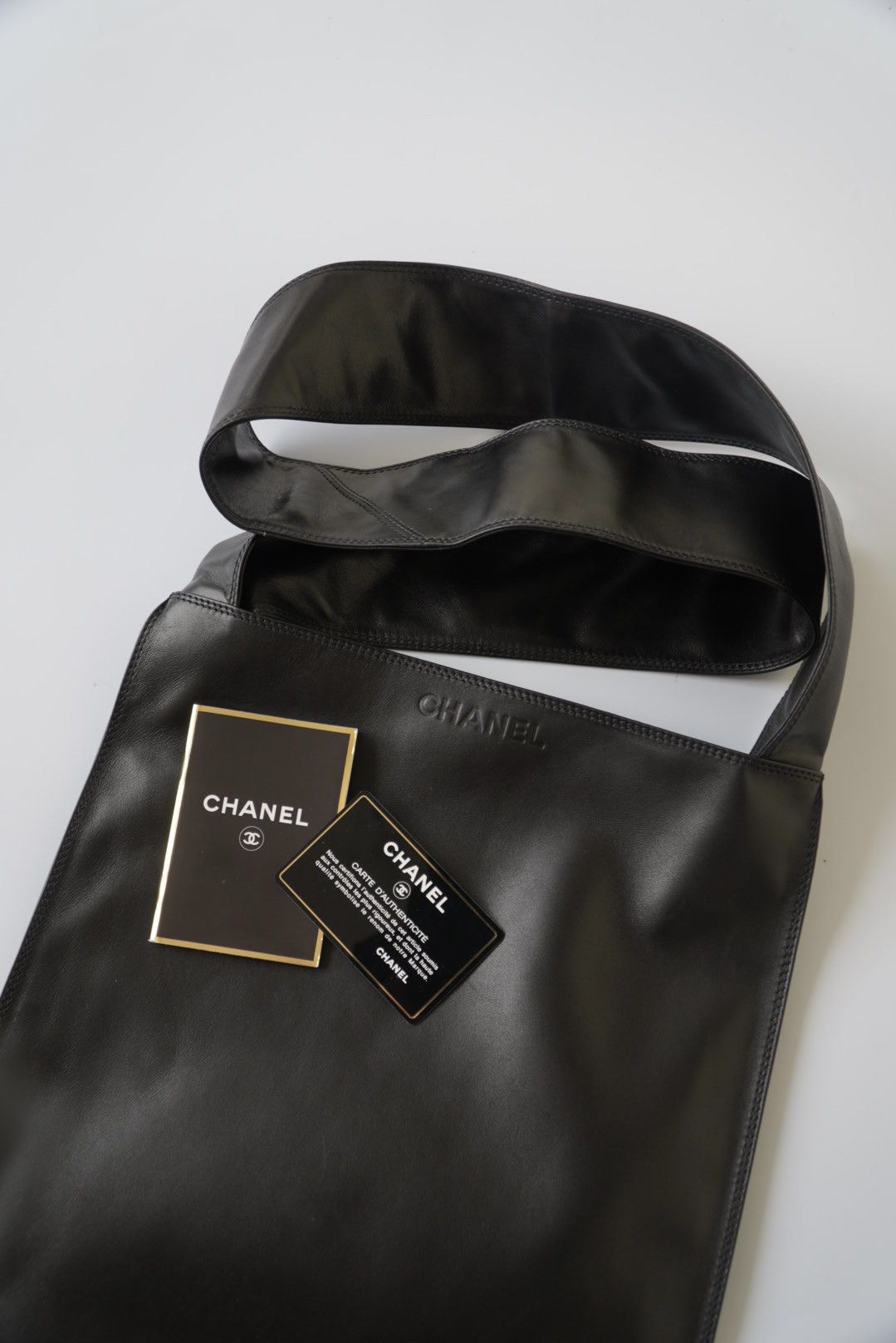 Chanel Chanel Black Leather Shoulder Bag Size ONE SIZE - 3 Thumbnail