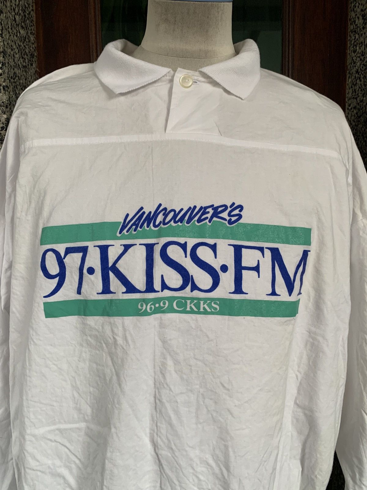 Vintage Vintage 90s Vancouver’s Kiss FM Sweatshirt Size US L / EU 52-54 / 3 - 2 Thumbnail