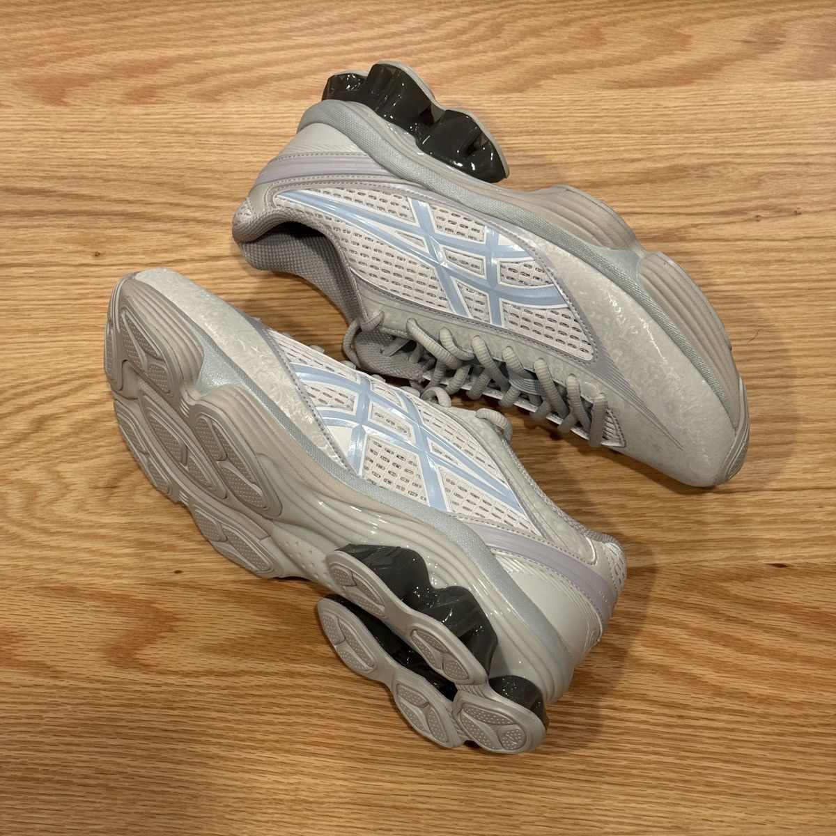 Asics × Kiko Kostadinov ASICS US6-S GEL-KINETIC FLUENT 1203A748 020 Glacier Grey Size US 8.5 / EU 41-42 - 5 Thumbnail